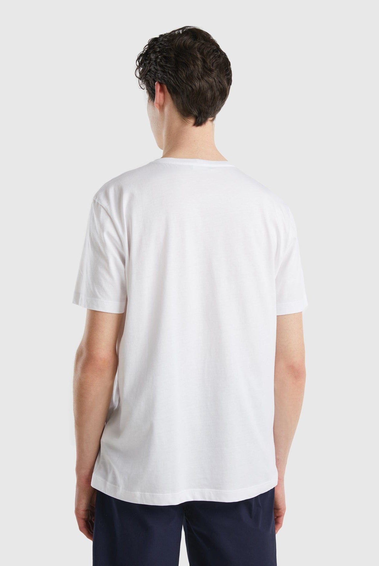 يونايتد كولورز اوف بينيتون تيشيرت شبابي قطن طويل الألياف مع طبعة على الصدر