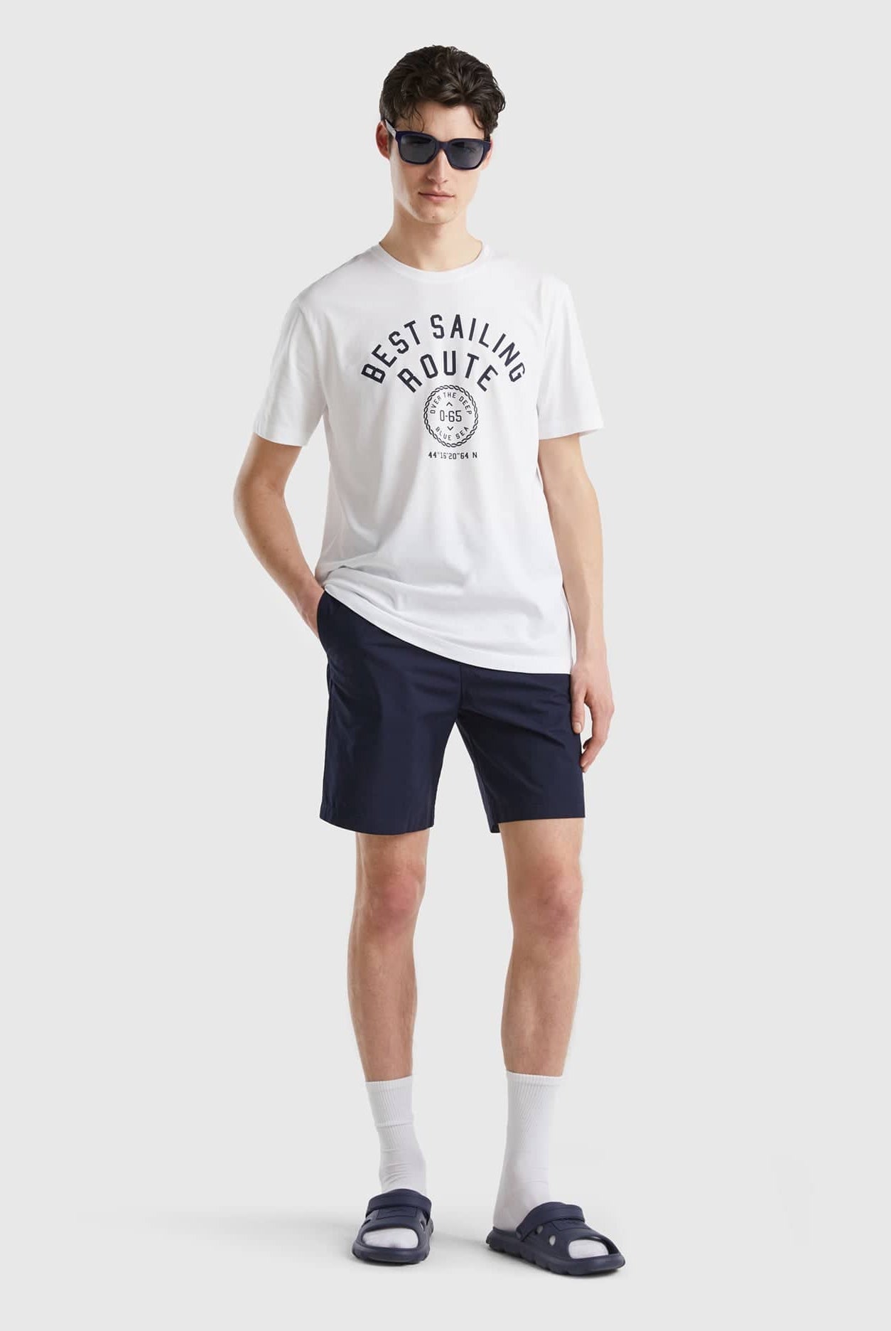 يونايتد كولورز اوف بينيتون تيشيرت شبابي قطن طويل الألياف مع طبعة على الصدر