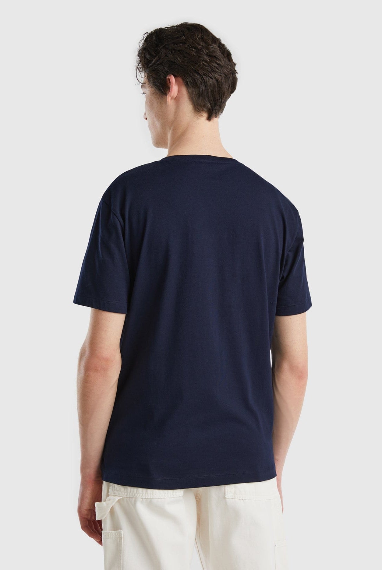 يونايتد كولورز اوف بينيتون تيشيرت شبابي قطن طويل الألياف مع طبعة على الصدر