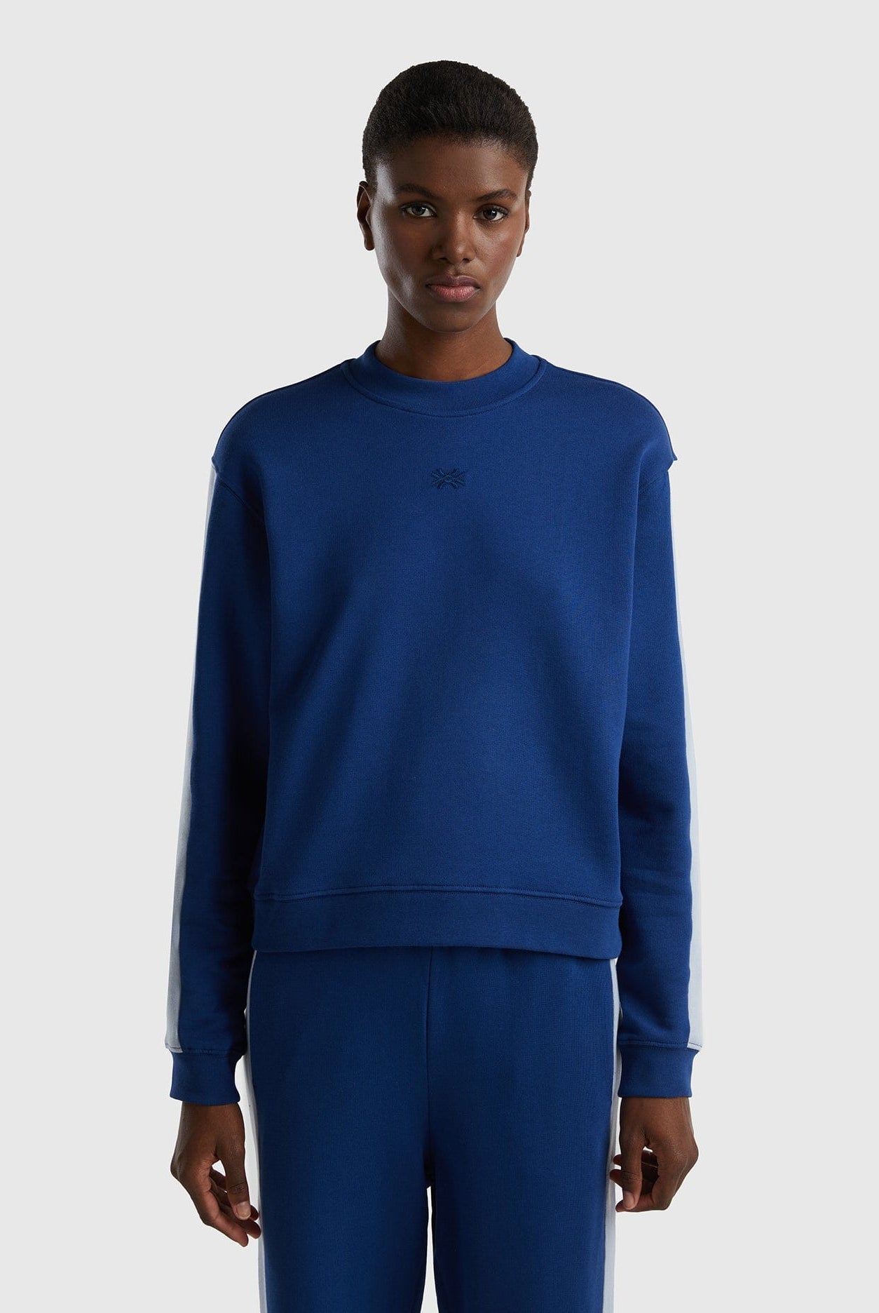 يونايتد كولورز اوف بينيتون سويت شيرت مع خطين جانبيين نسائي