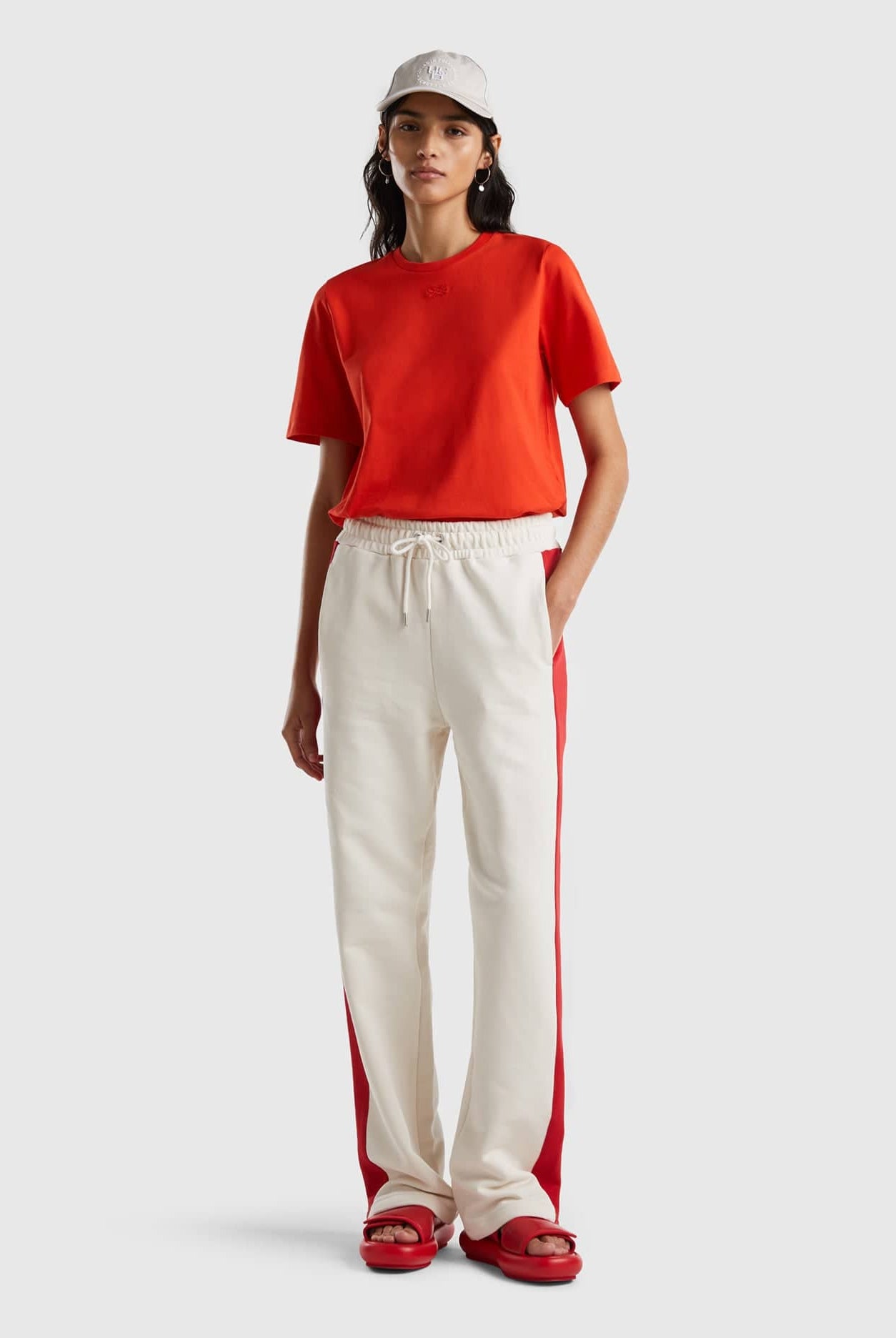 يونايتد كولورز اوف بينيتون بنطال بخطوط جانبية برباط نسائي