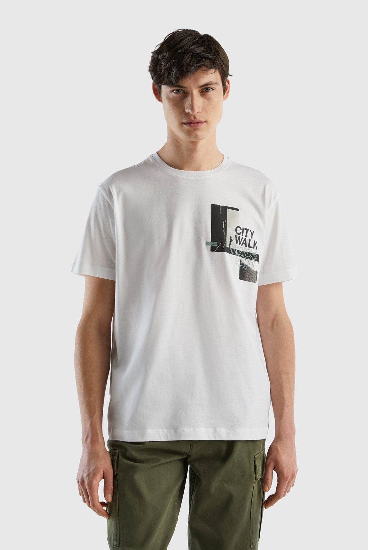 يونايتد كولورز اوف بينيتون تيشيرت بطباعة صورة أمامية نص كم رجالي