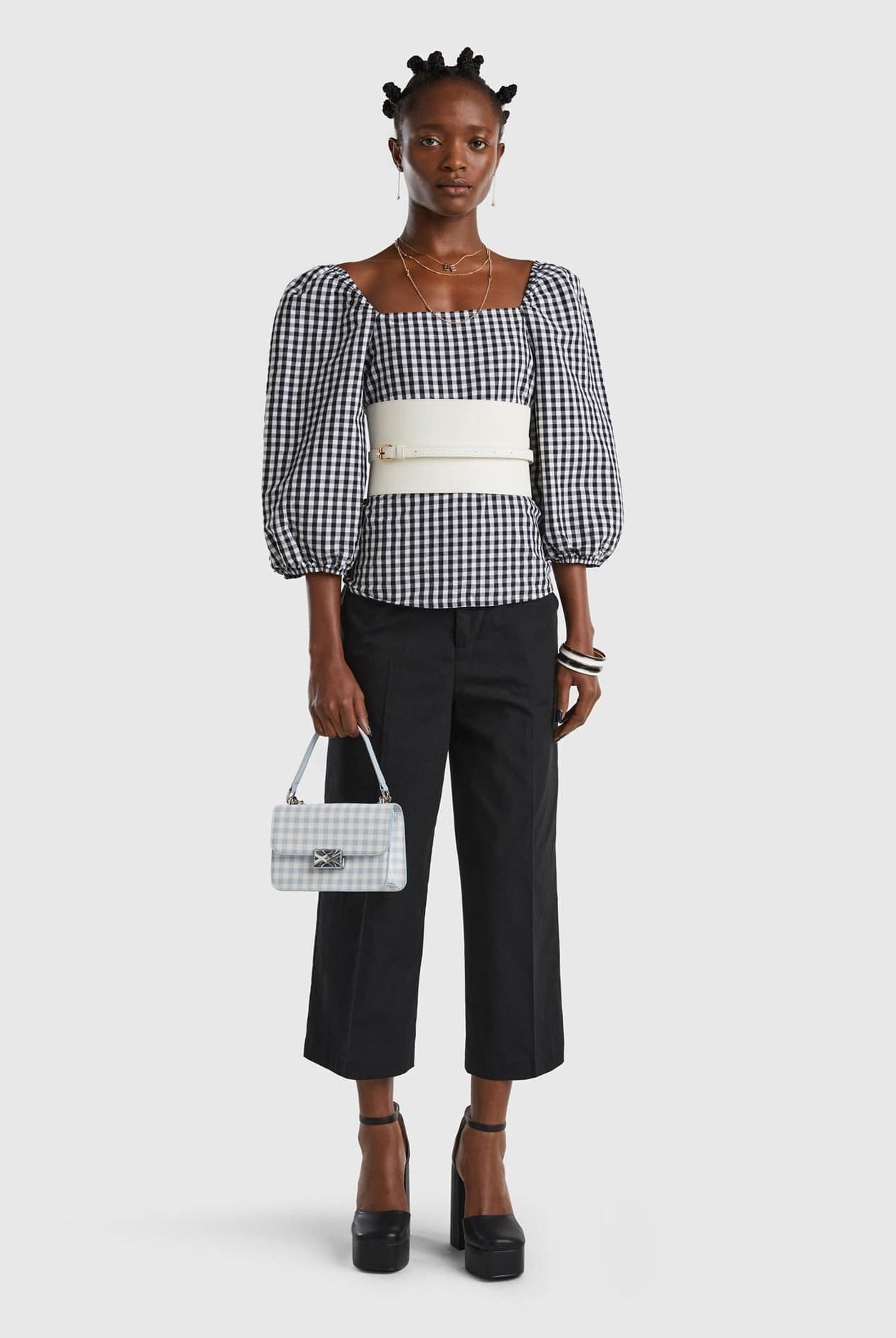 يونايتد كولورز اوف بينيتون بنطلون قطن قصير 100% نسائي