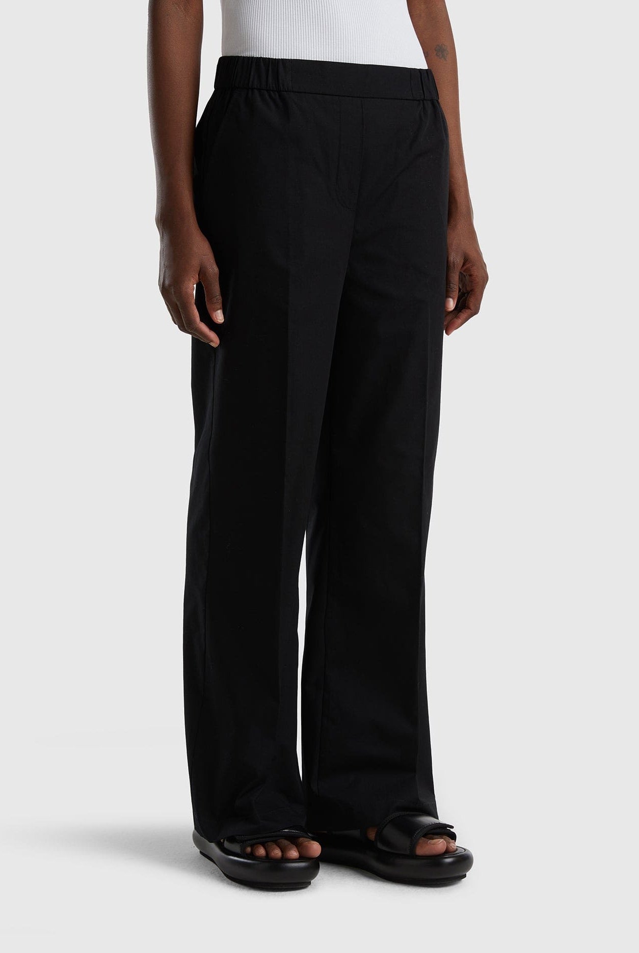 يونايتد كولورز اوف بينيتون بنطال بخصر مطاطي طويل سادة نسائي