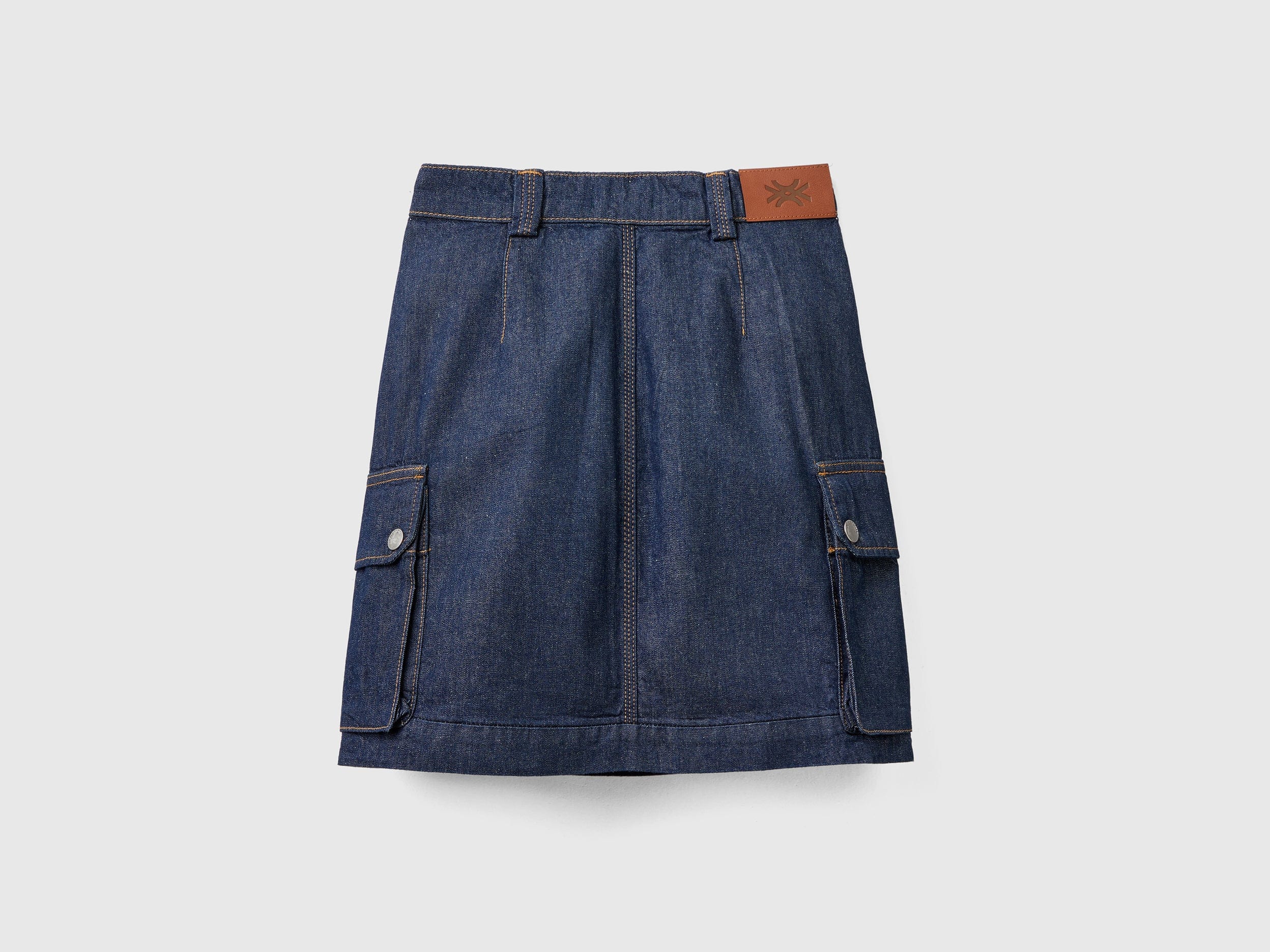 يونايتد كولورز اوف بينيتون تنورة نسائية قصيرة بجيوب كارجو