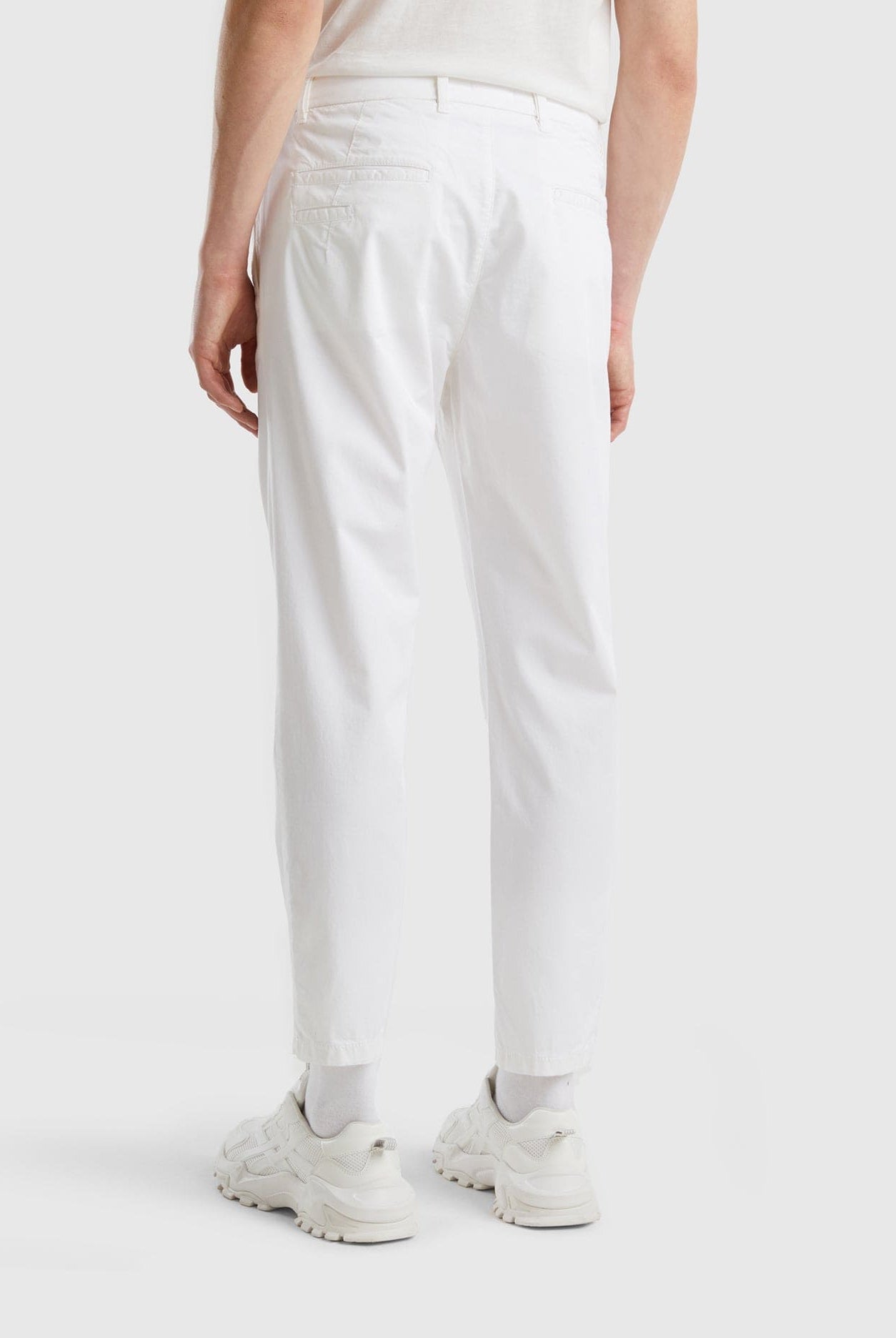 يونايتد كولورز اوف بينيتون بنطال تشينو خفيف الوزن