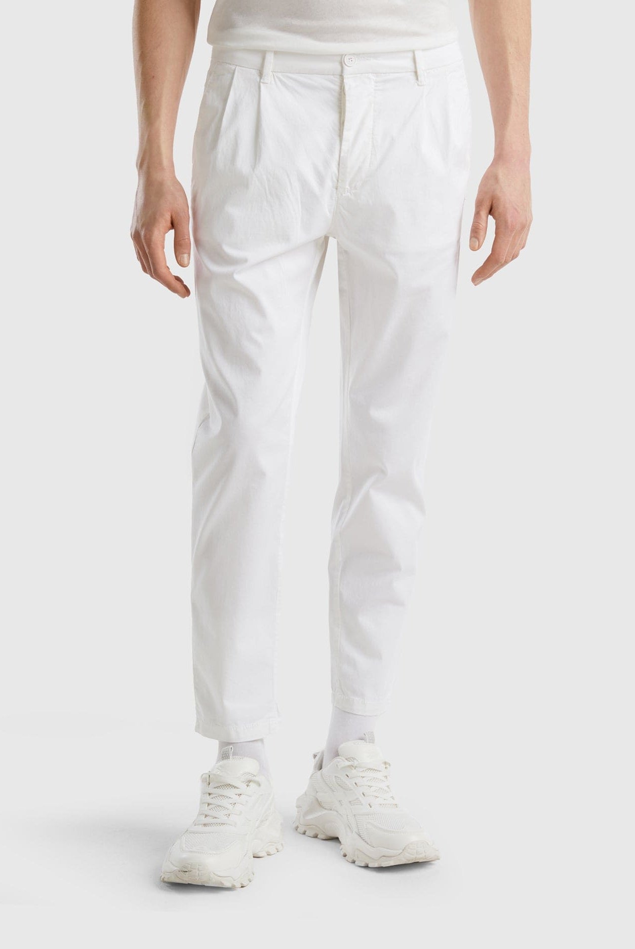 يونايتد كولورز اوف بينيتون بنطال تشينو خفيف الوزن