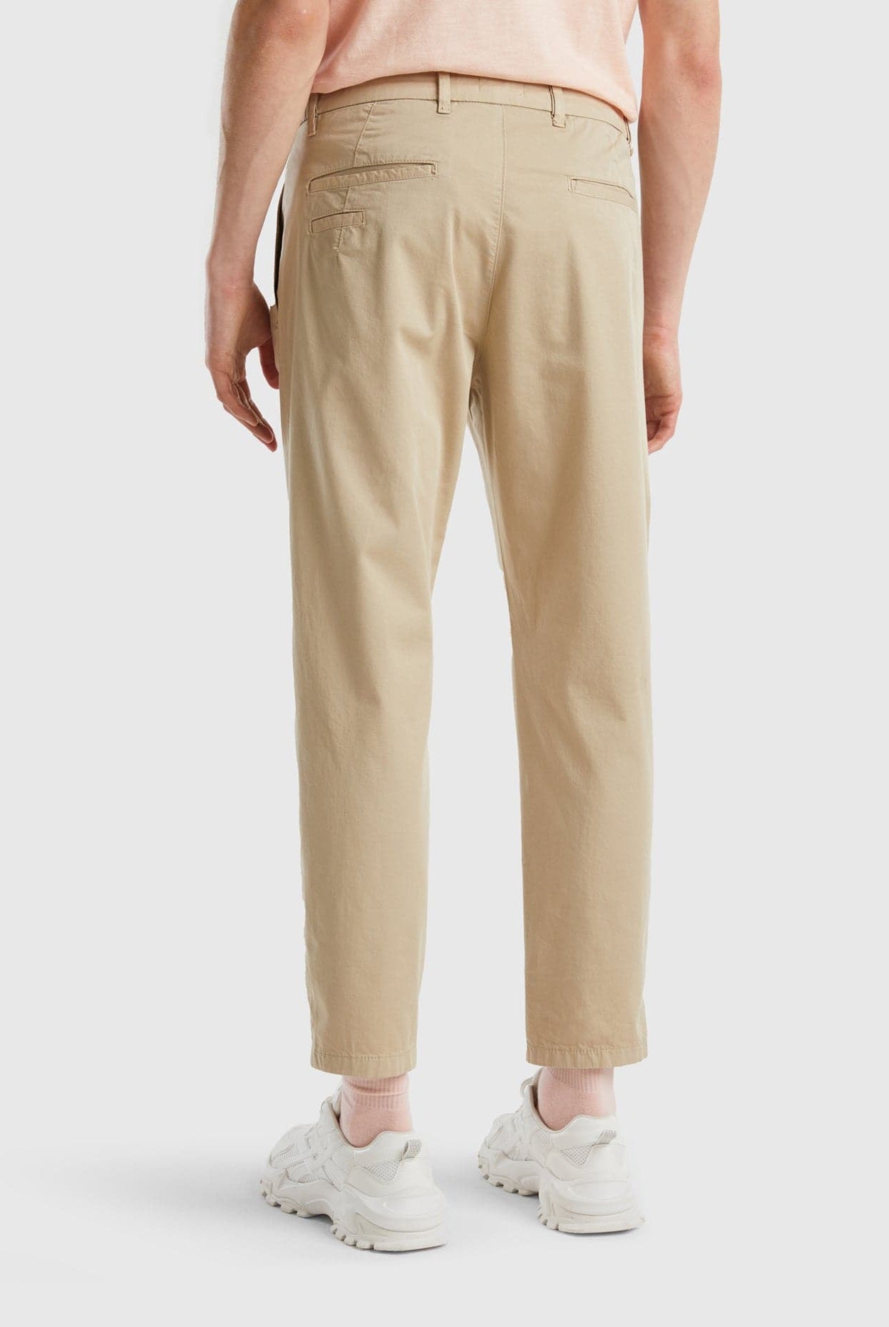 يونايتد كولورز اوف بينيتون بنطال تشينو خفيف الوزن