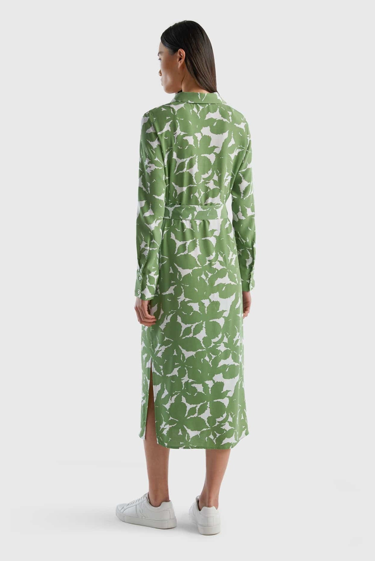 يونايتد كولورز اوف بينيتون فستان ميدي قميص نسائي بنقشة ورود من الفسكوز الخالص