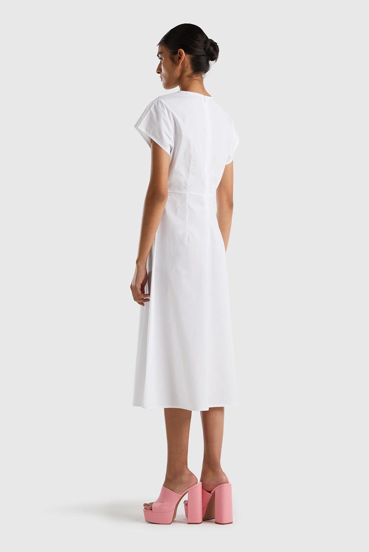 يونايتد كولورز اوف بينيتون فستان نسائي بأكمام قصيرة طويل