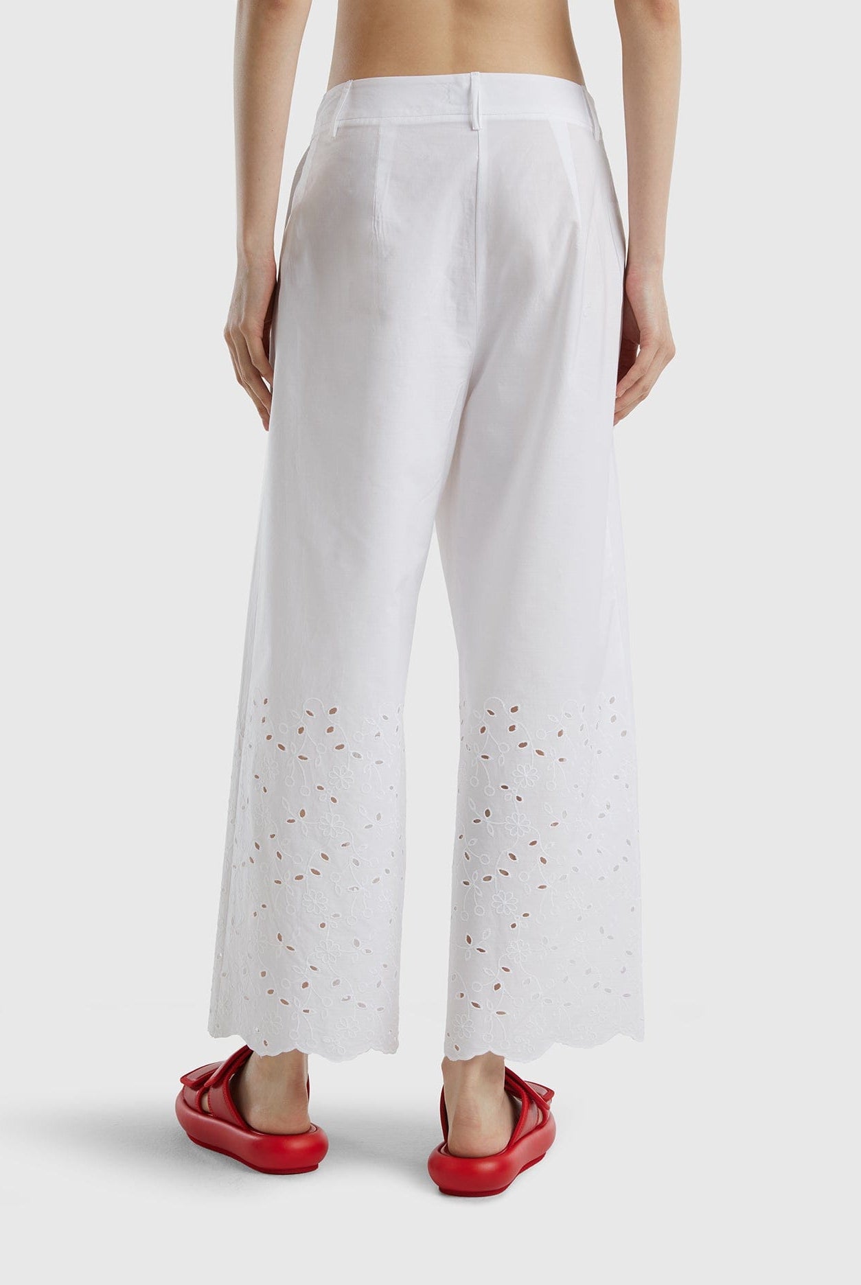 يونايتد كولورز اوف بينيتون بنطلون واسع مخرم نسائي