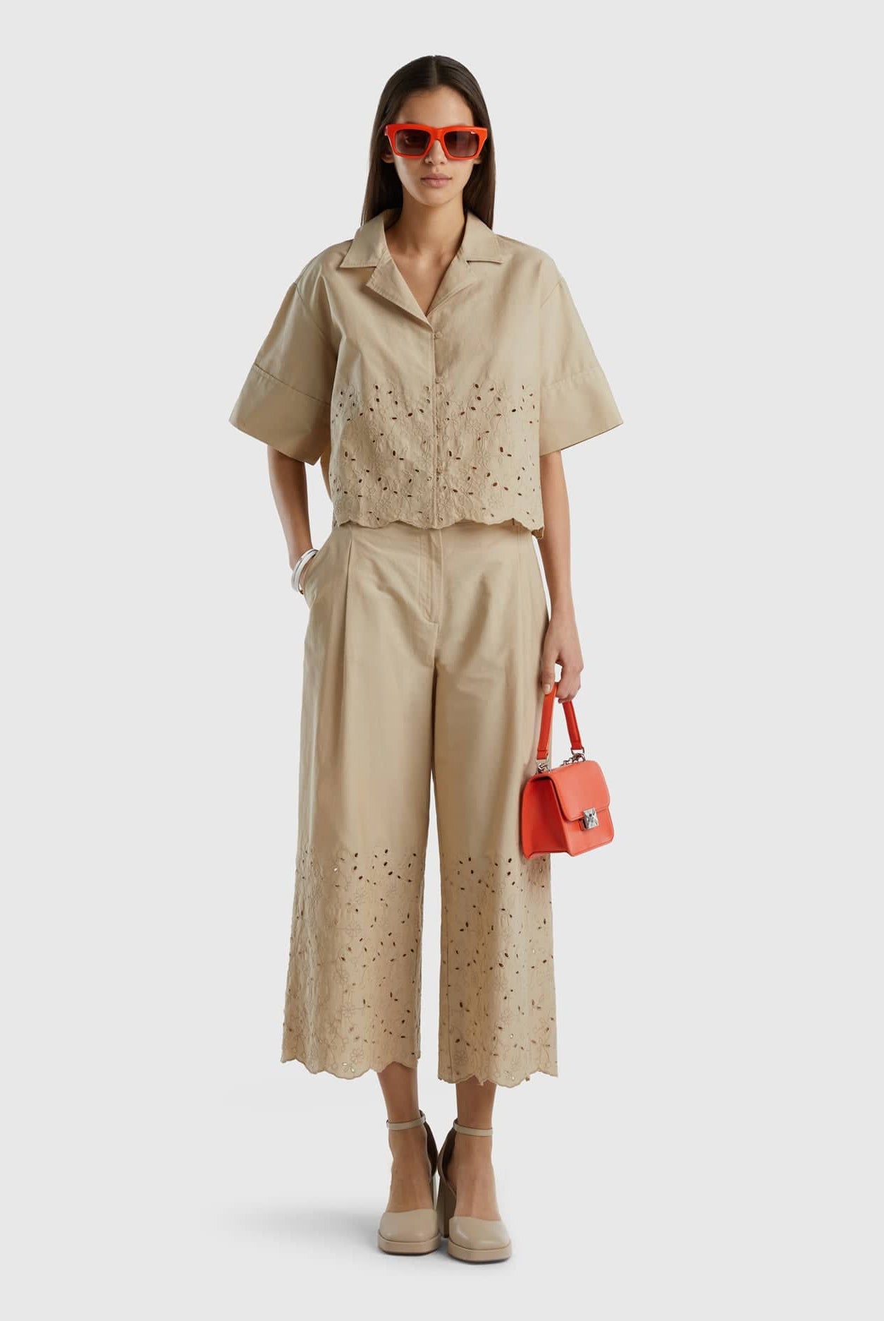 يونايتد كولورز اوف بينيتون بنطلون واسع مخرم نسائي