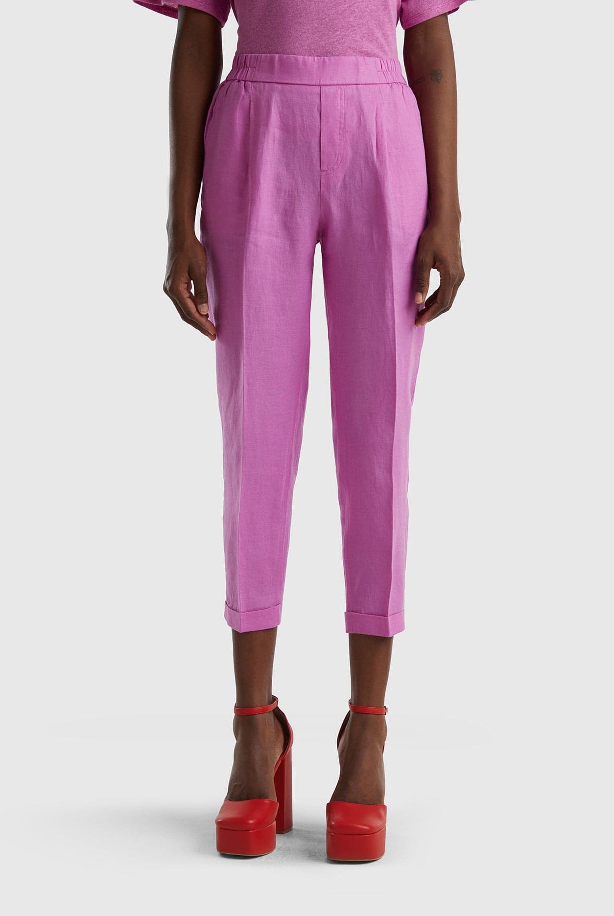 يونايتد كولورز اوف بينيتون بنطلون كتان خالص 100% مقصوص