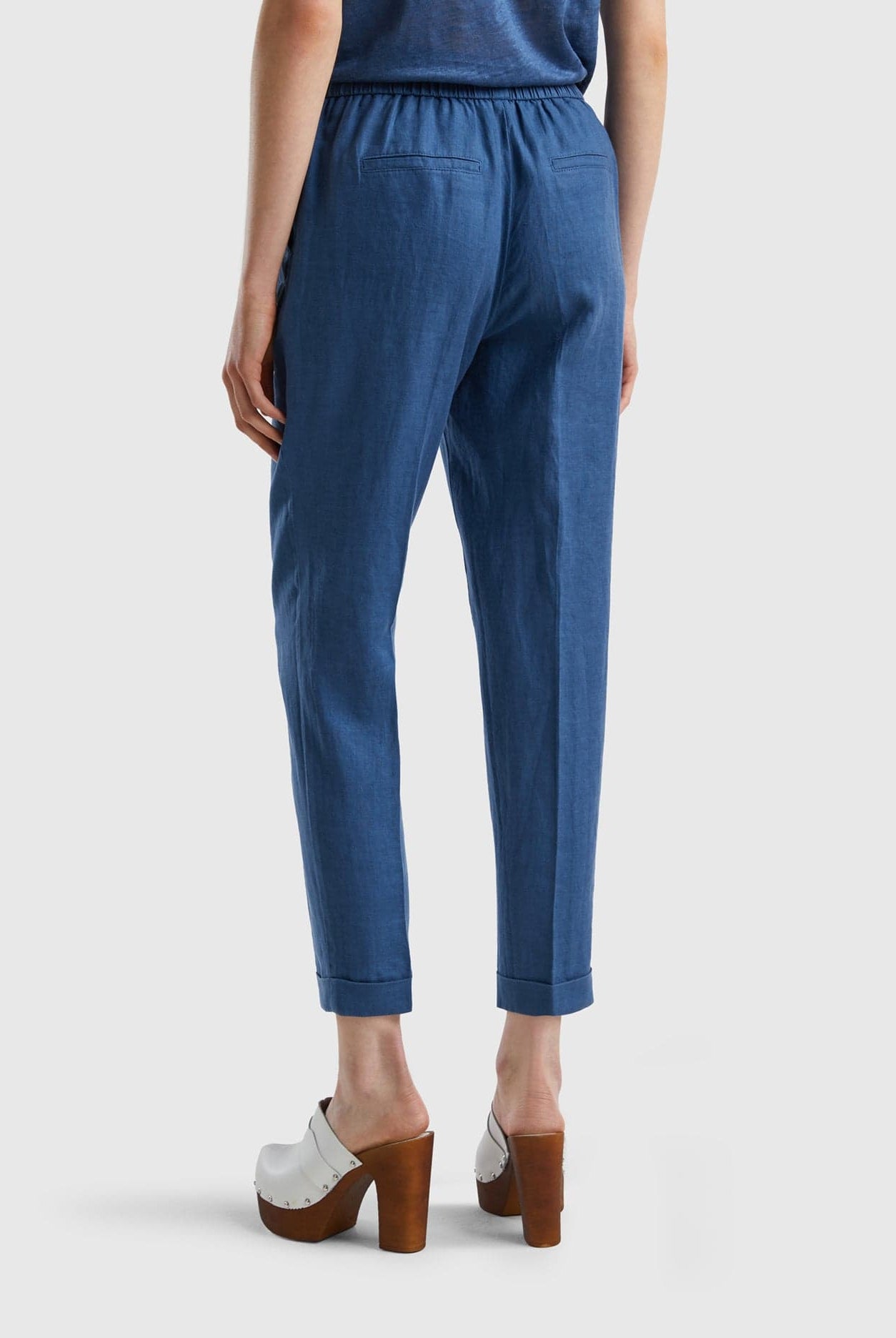 يونايتد كولورز اوف بينيتون بنطلون كتان خالص 100% مقصوص