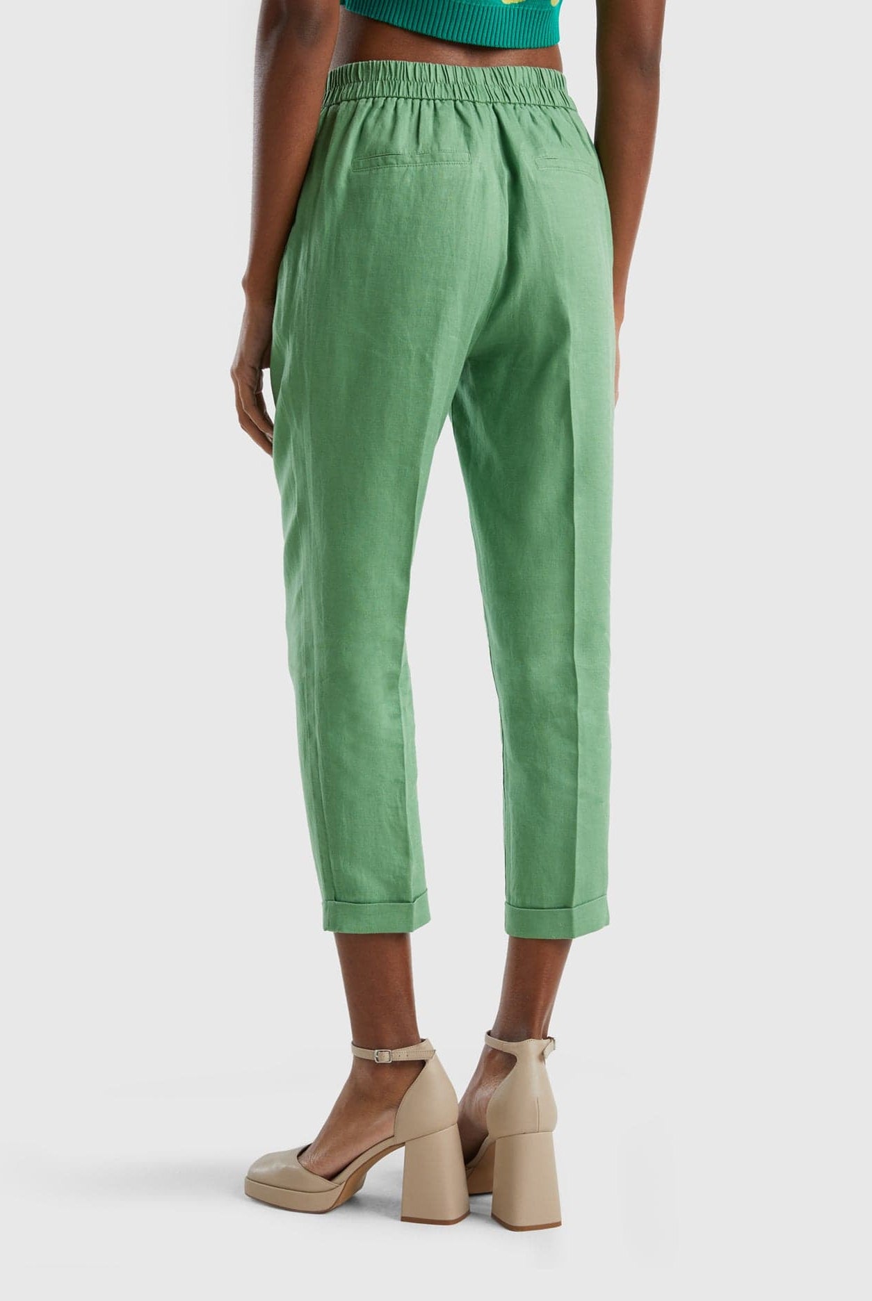 يونايتد كولورز اوف بينيتون بنطلون كتان خالص 100% مقصوص