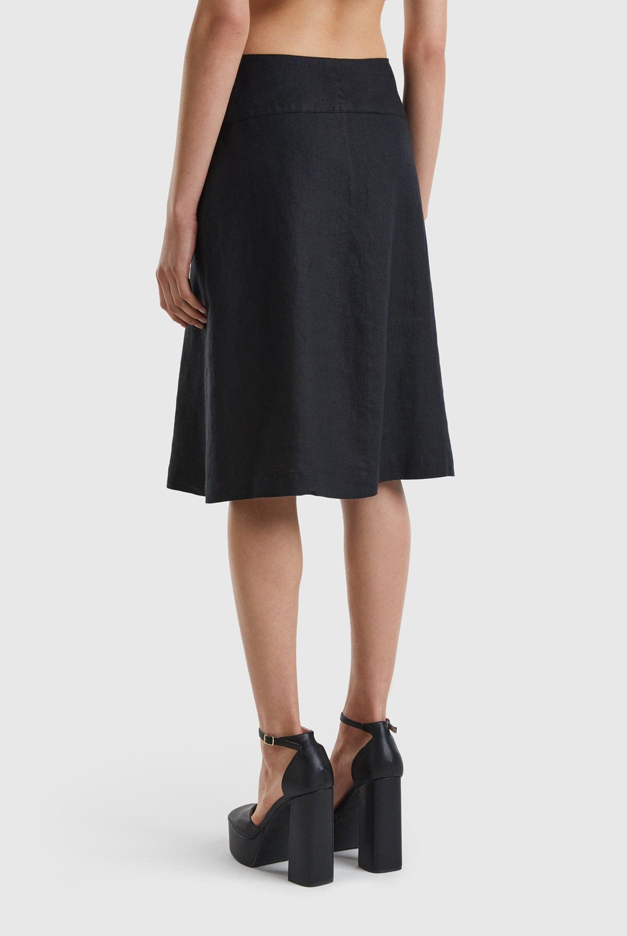 يونايتد كولورز اوف بينيتون تنورة نسائي من الكتان الخالص