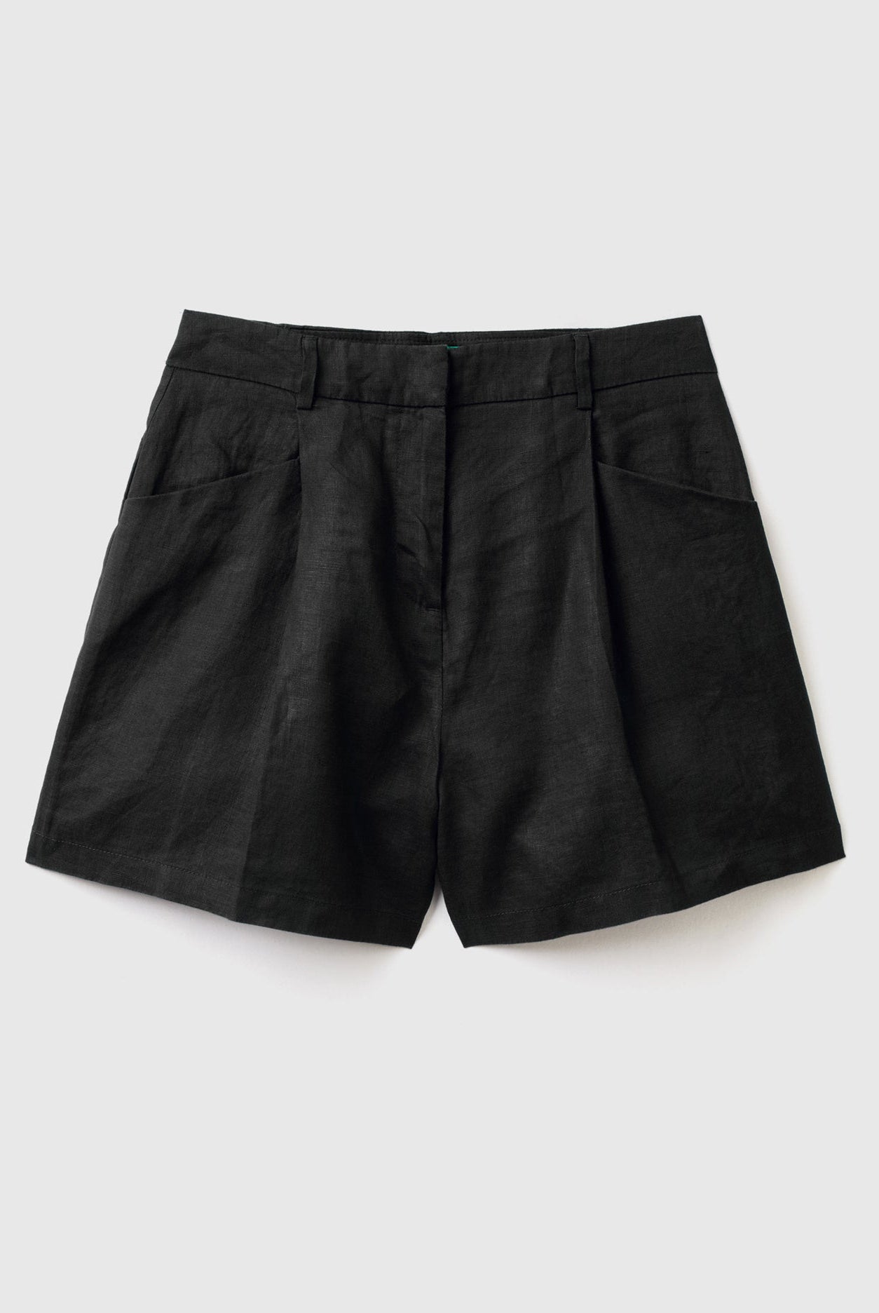 يونايتد كولورز اوف بينيتون برمودا من الكتان النقي رجالي