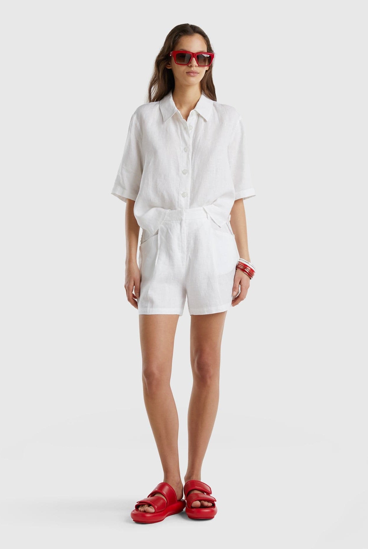 يونايتد كولورز اوف بينيتون برمودا من الكتان النقي رجالي