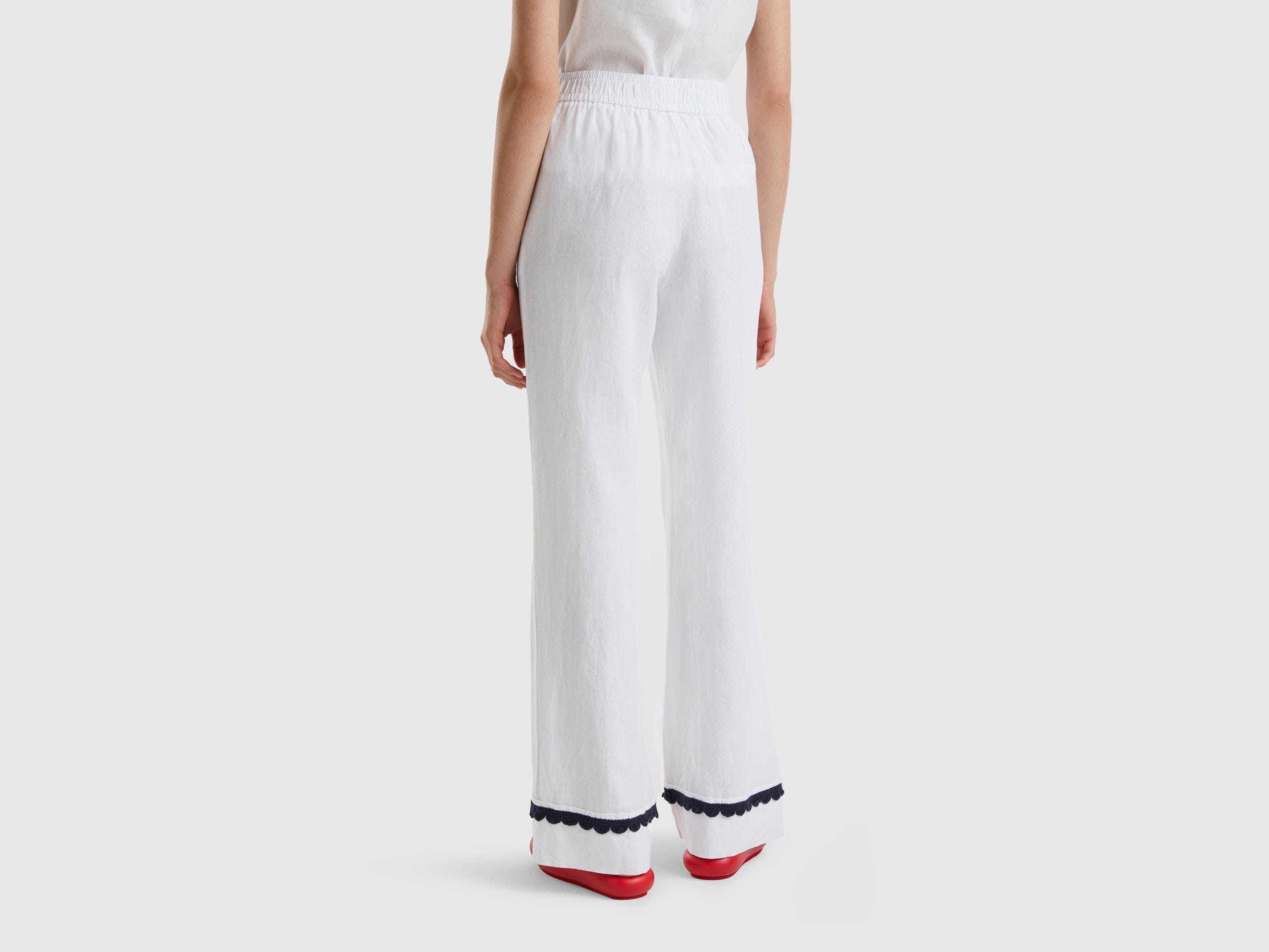 يونايتد كولورز اوف بينيتون بنطال من الكتان النقي مع تفاصيل كروشيه مسائي