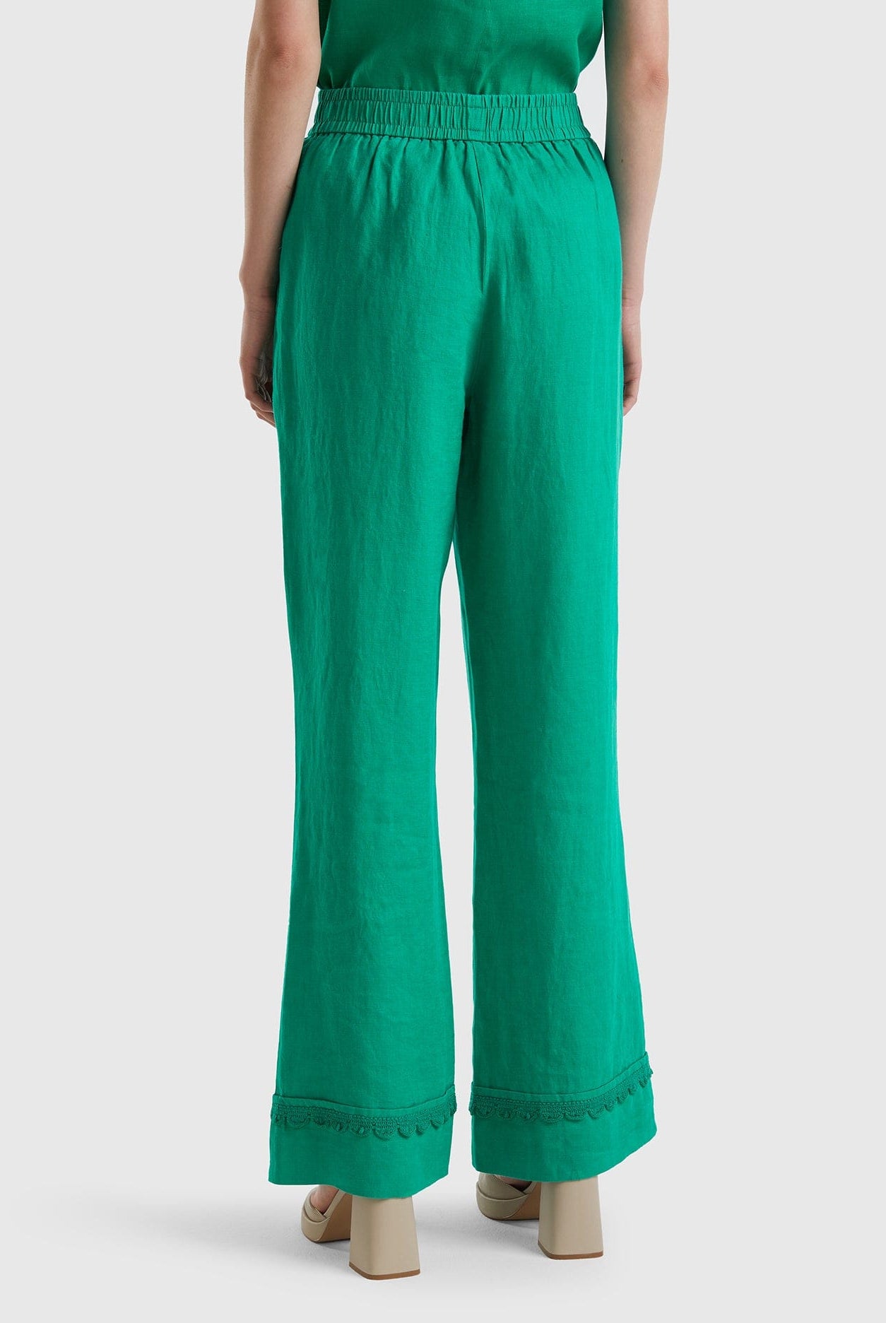 يونايتد كولورز اوف بينيتون بنطال من الكتان النقي مع تفاصيل كروشيه مسائي