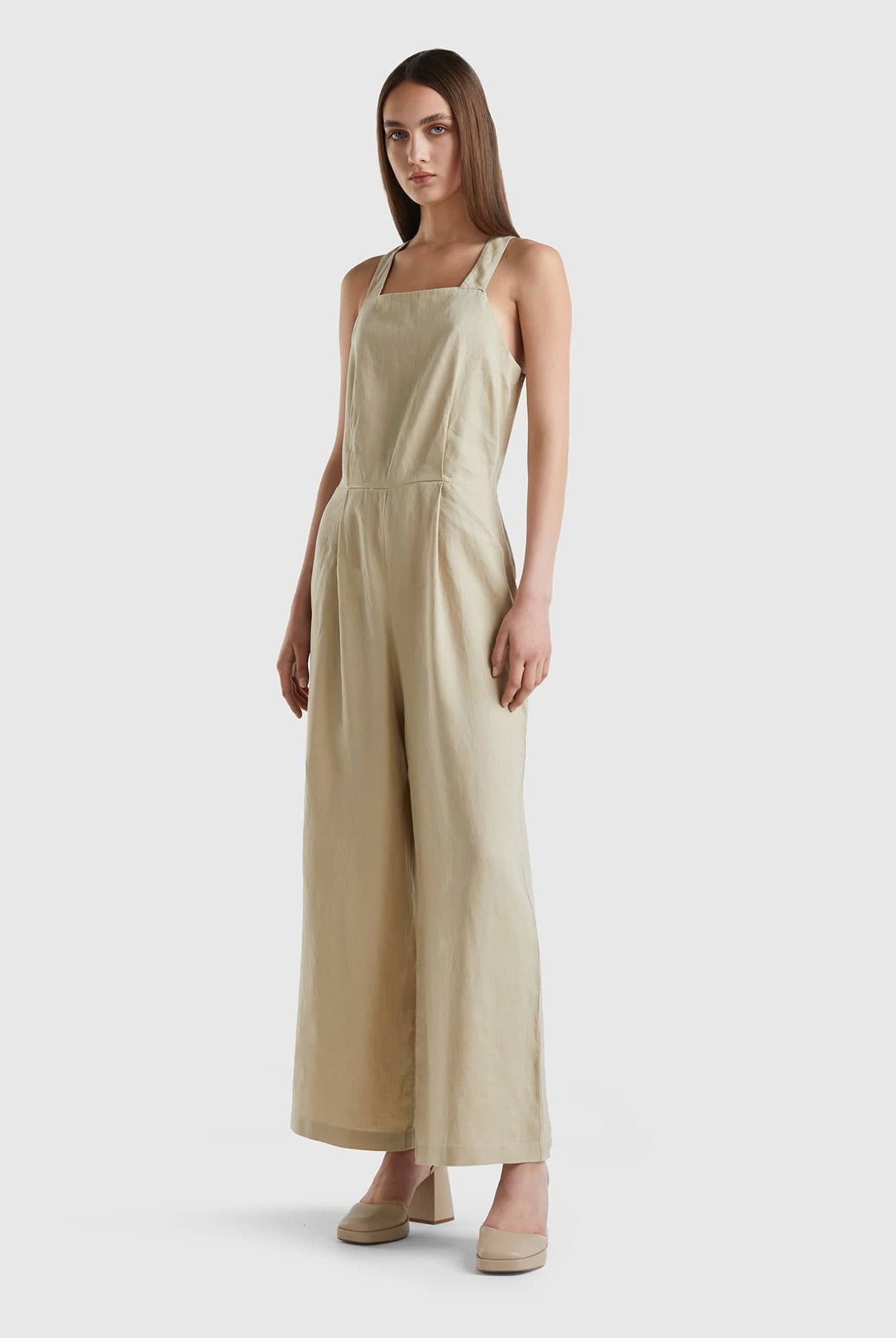 يونايتد كولورز اوف بينيتون سالوبيت نسائي من الكتان الخالص وبحمالات