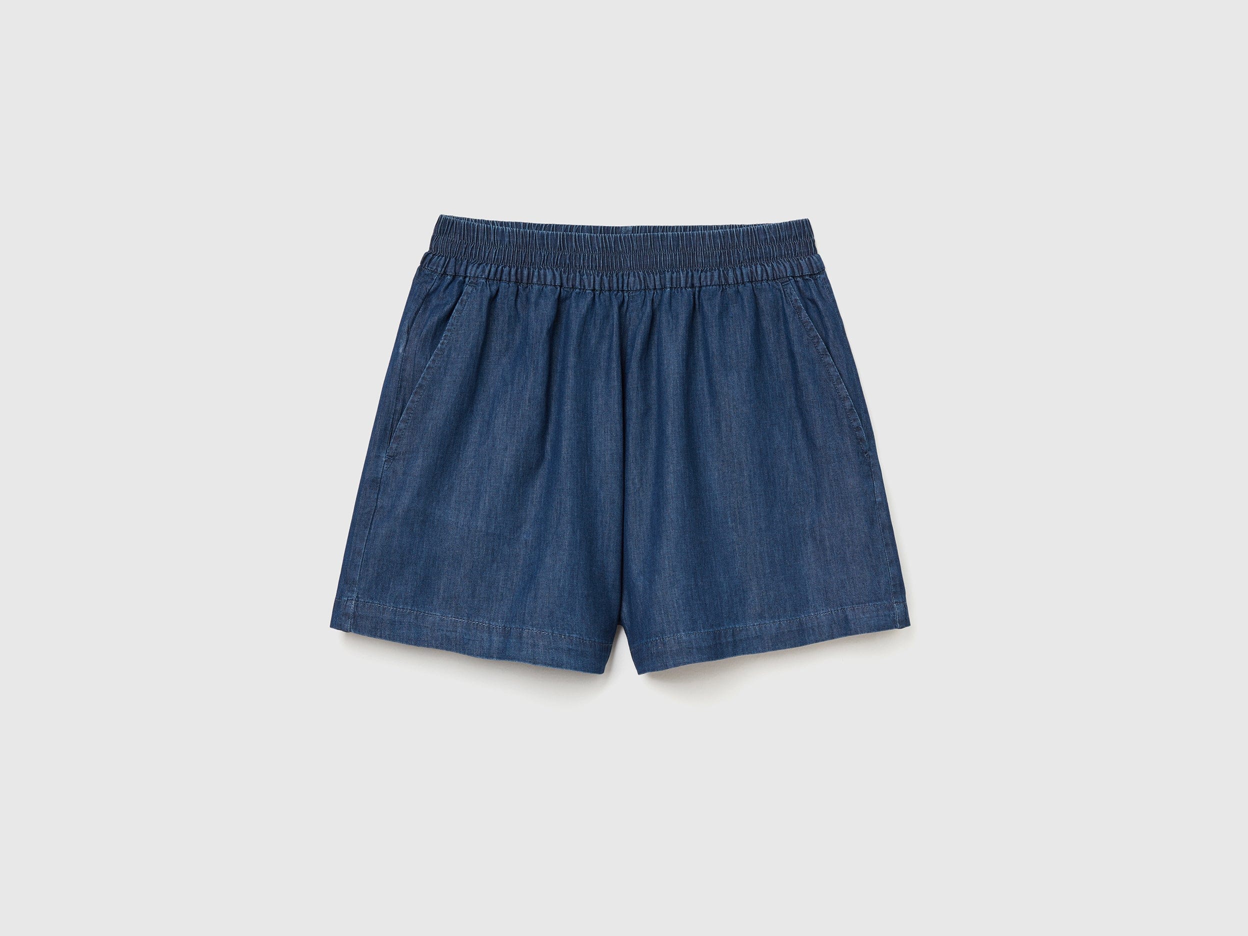 يونايتد كولورز اوف بينيتون شورت من الشامبراي