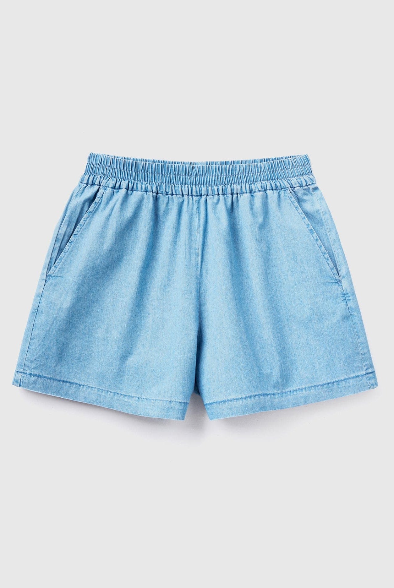 يونايتد كولورز اوف بينيتون شورت من الشامبراي