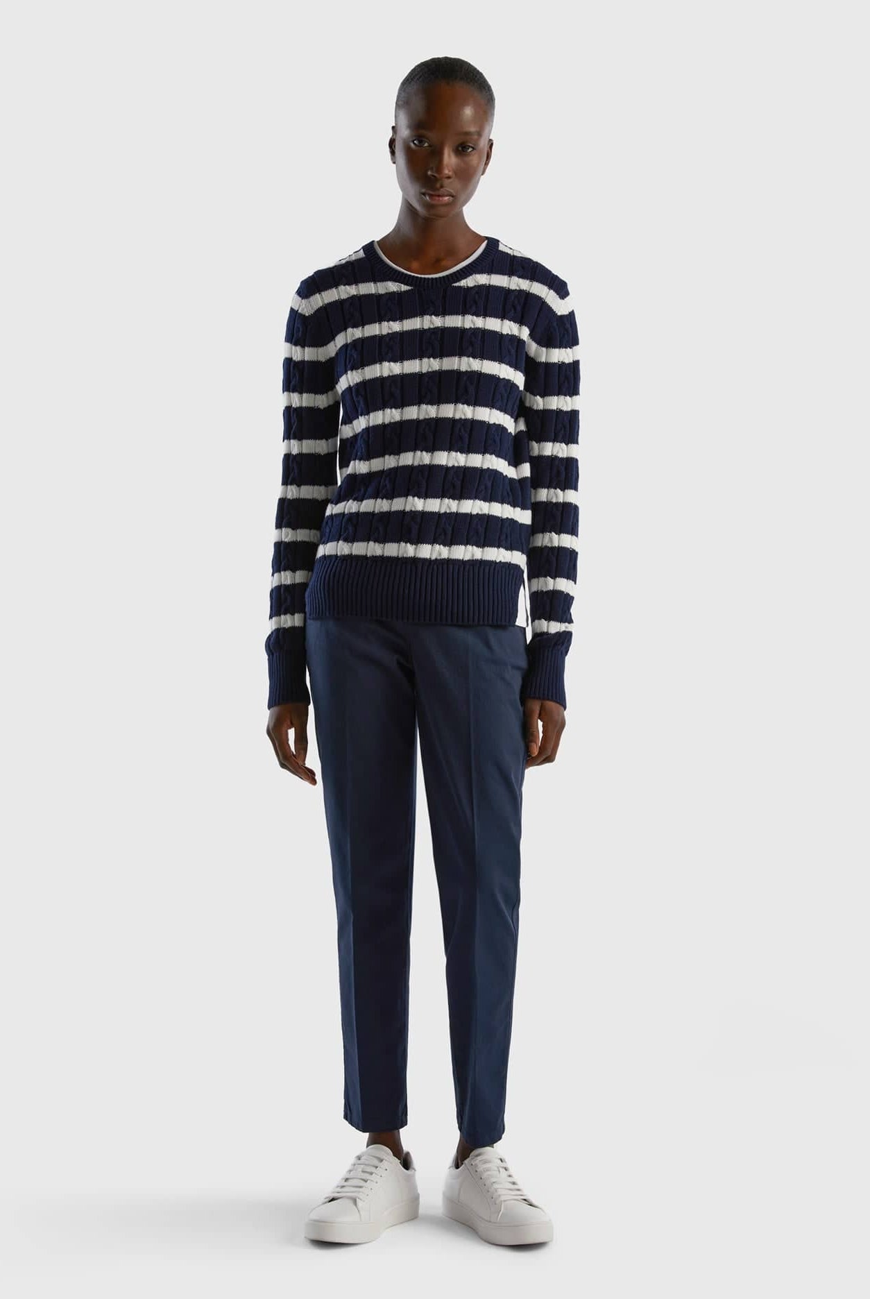 يونايتد كولورز اوف بينيتون بنطلون تشينو نسائي قطن ضيق