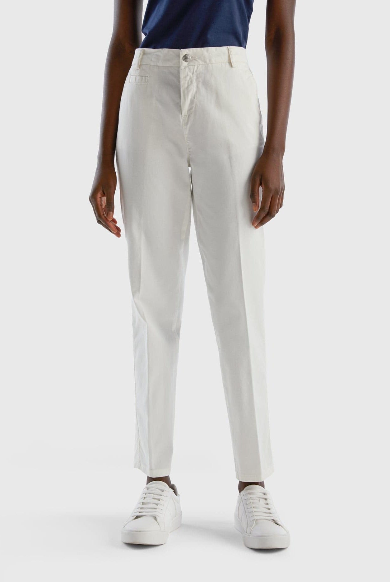 يونايتد كولورز اوف بينيتون بنطلون تشينو نسائي قطن ضيق