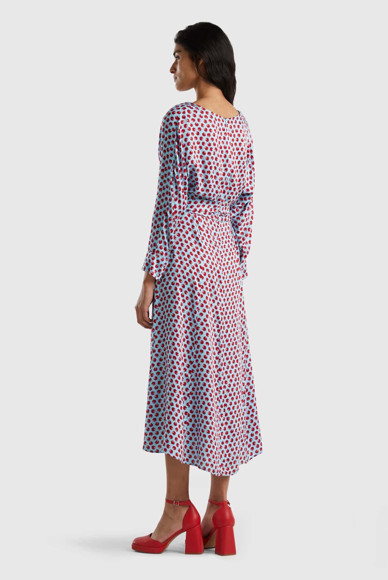 يونايتد كولورز اوف بينيتون فستان طويل بنقشة فواكه