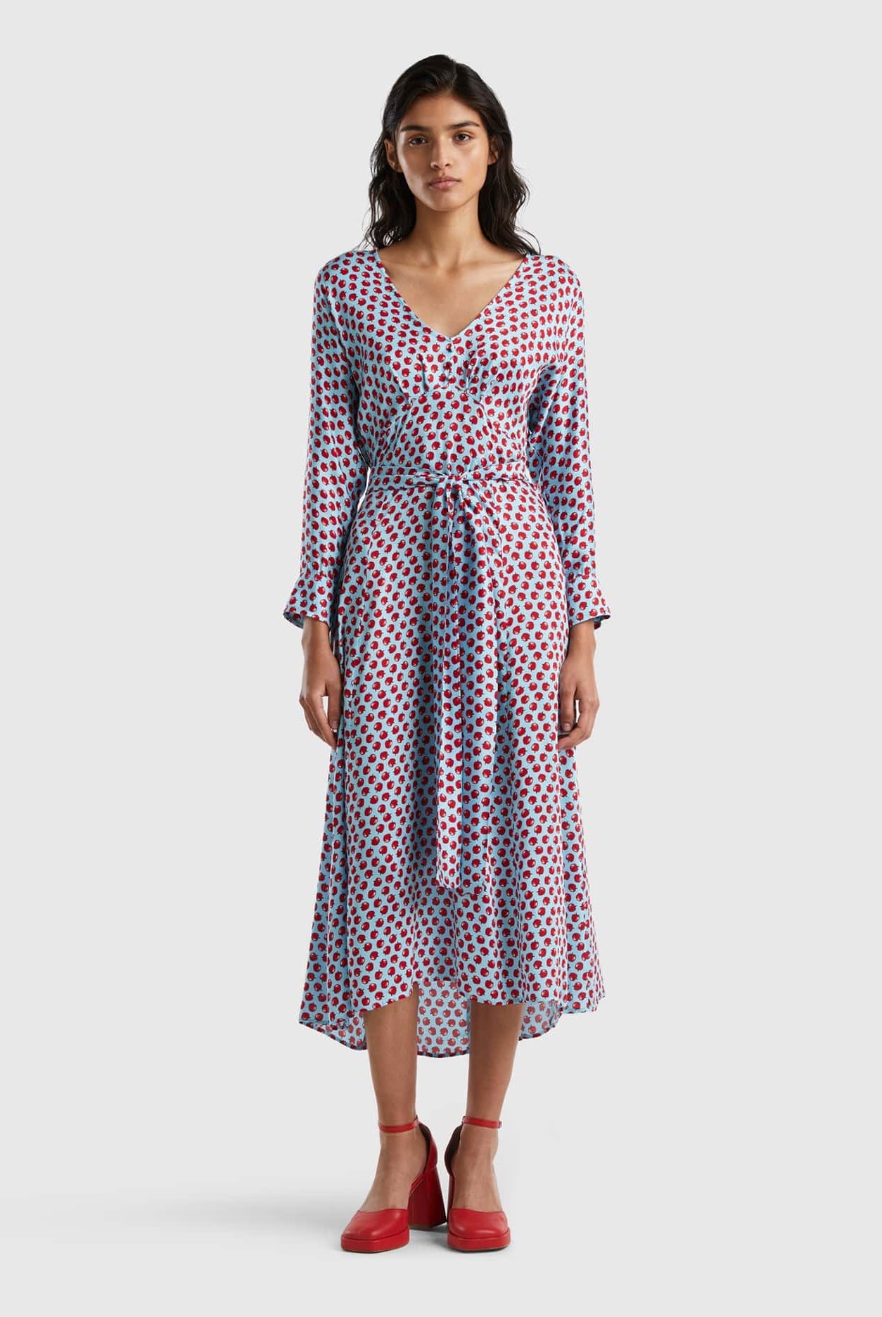 يونايتد كولورز اوف بينيتون فستان طويل بنقشة فواكه