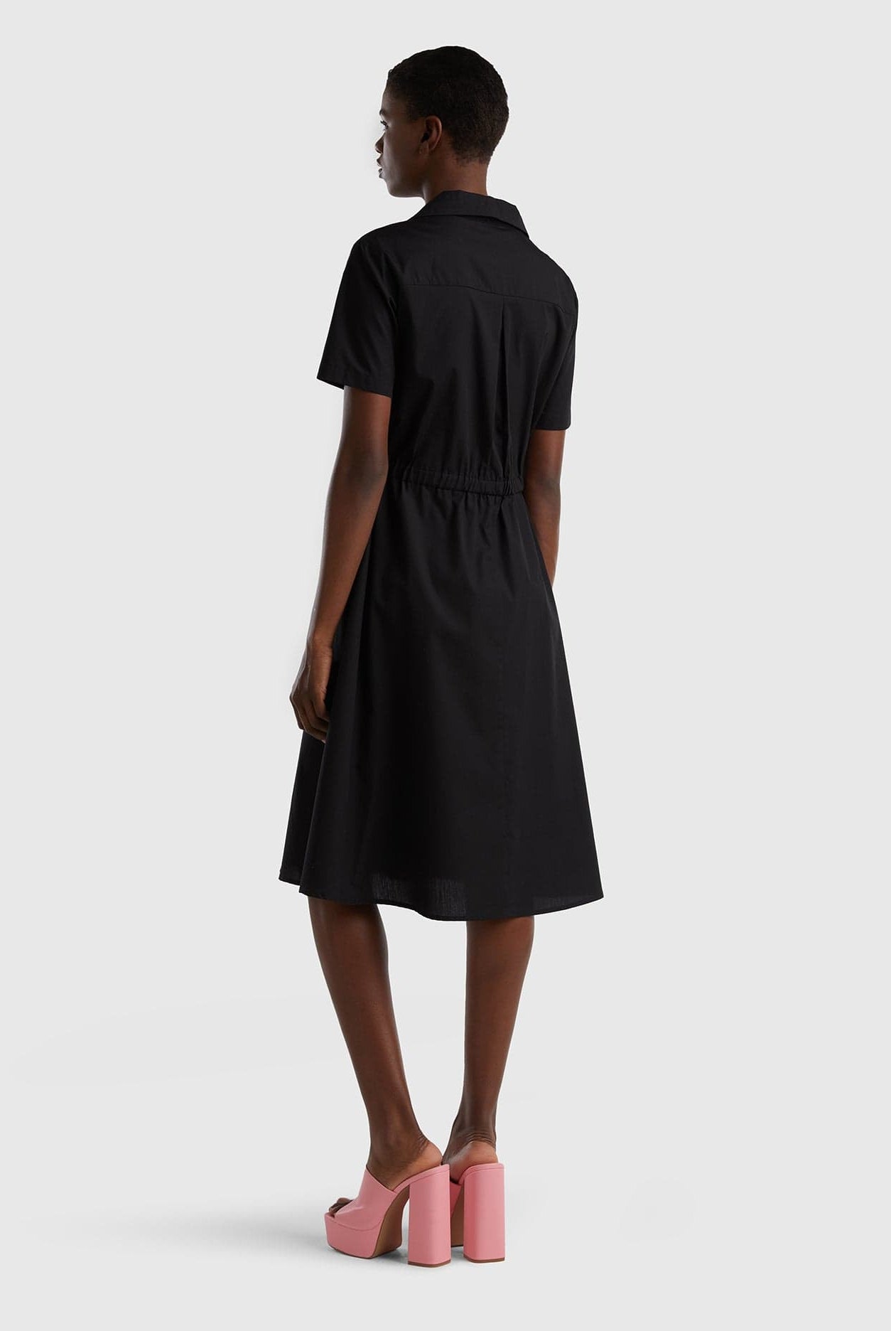 يونايتد كولورز اوف بينيتون فستان نسائي قميص قطن ميدي مع ازرار من المنتصف