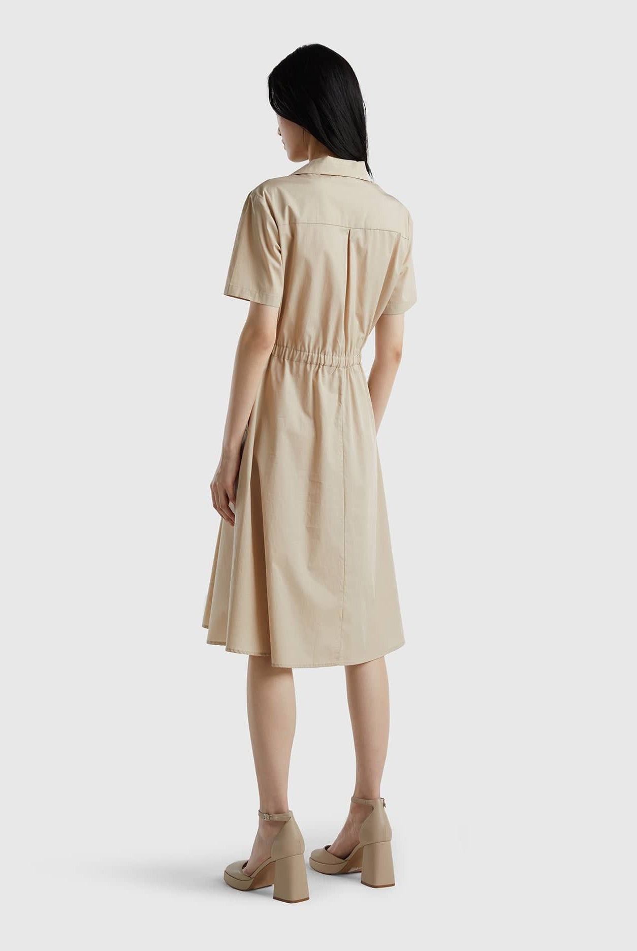 يونايتد كولورز اوف بينيتون فستان نسائي قميص قطن ميدي مع ازرار من المنتصف