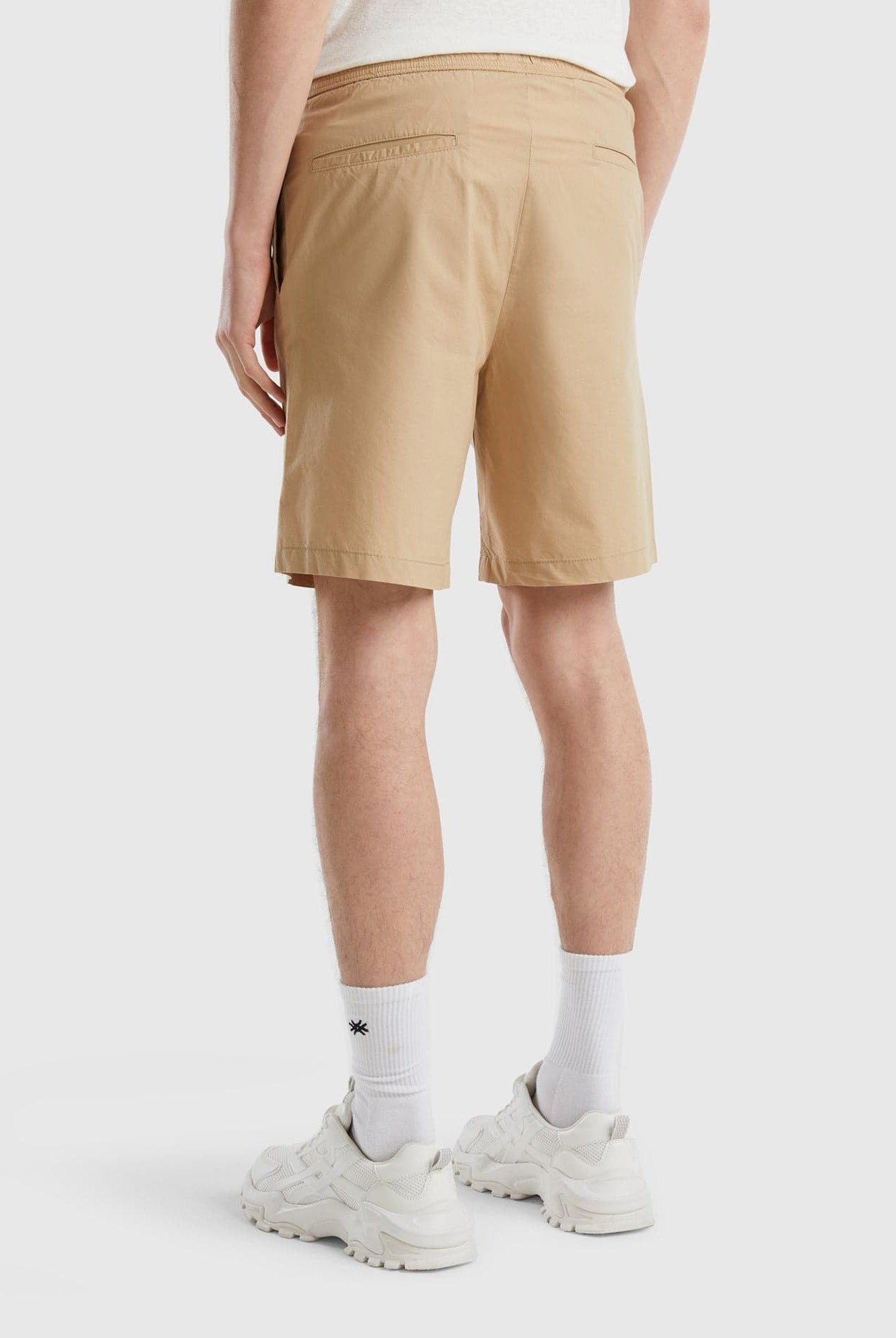 يونايتد كولورز اوف بينيتون شورت شبابي قماشي برباط