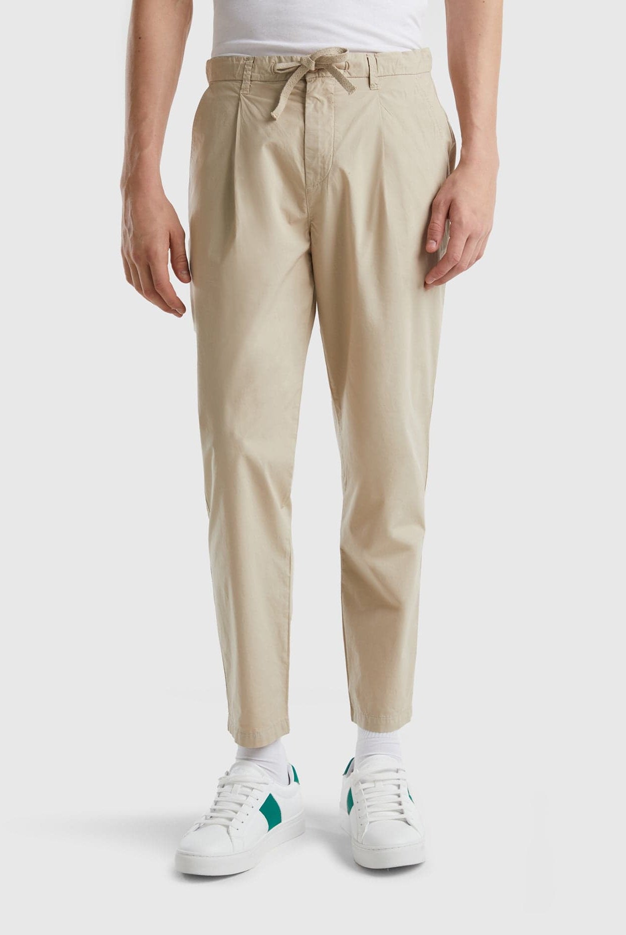 يونايتد كولورز اوف بينيتون بنطلون تشينو من القماش مع رباط رجالي