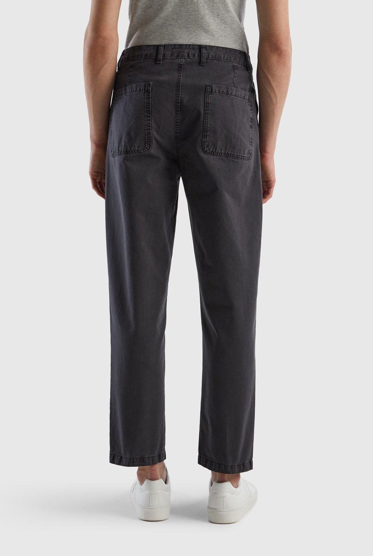 يونايتد كولورز اوف بينيتون بنطلون تشينو بفتحة ساق منخفضة رجالي