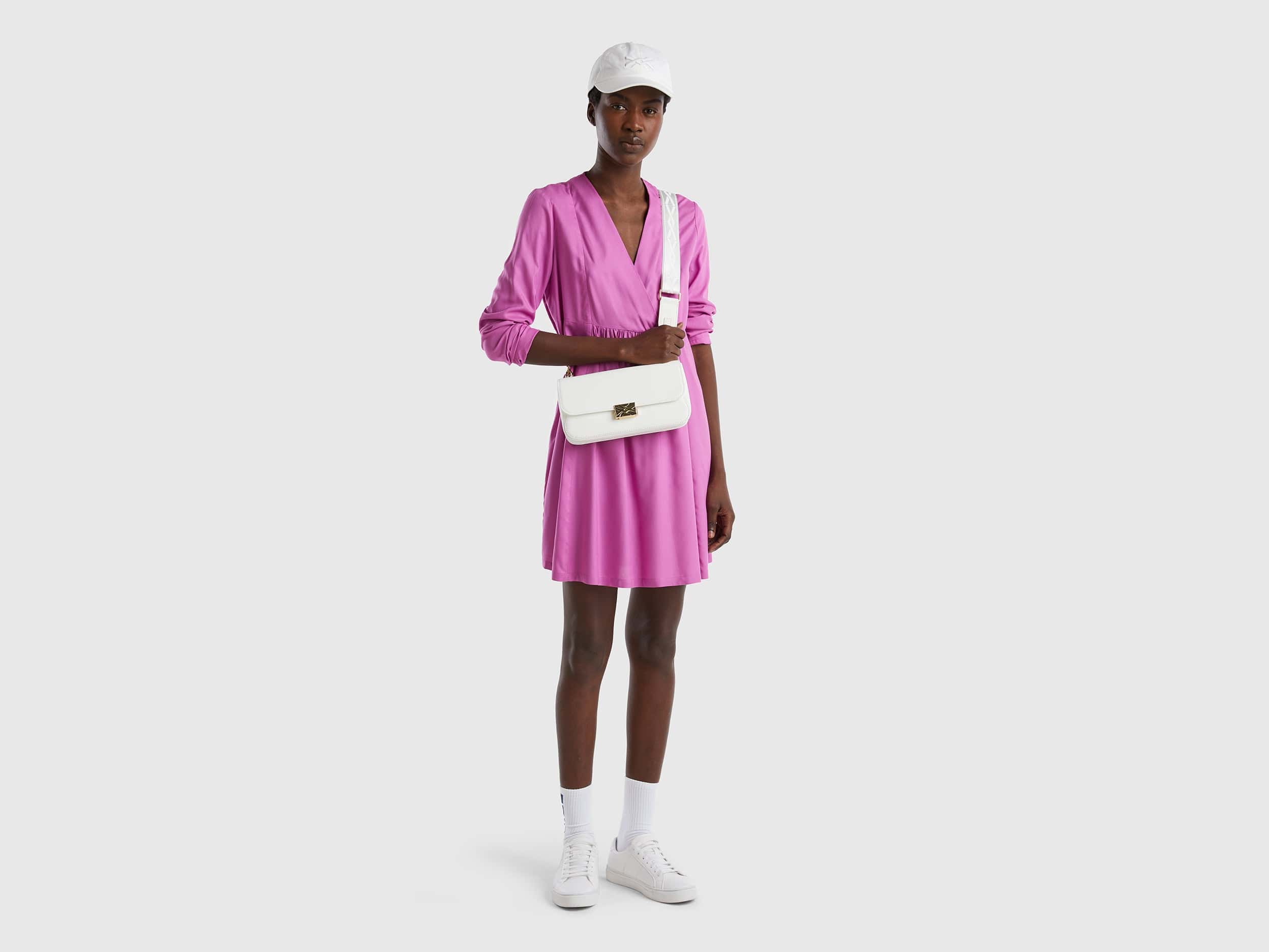 يونايتد كولورز اوف بينيتون فستان نسائي قصير من الفسكوز