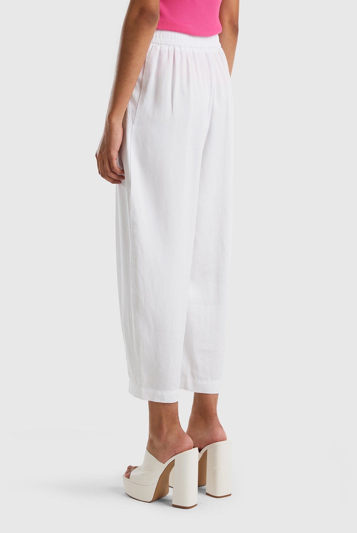 يونايتد كولورز اوف بينيتون بنطلون مقصوص بطيات واسع نسائي