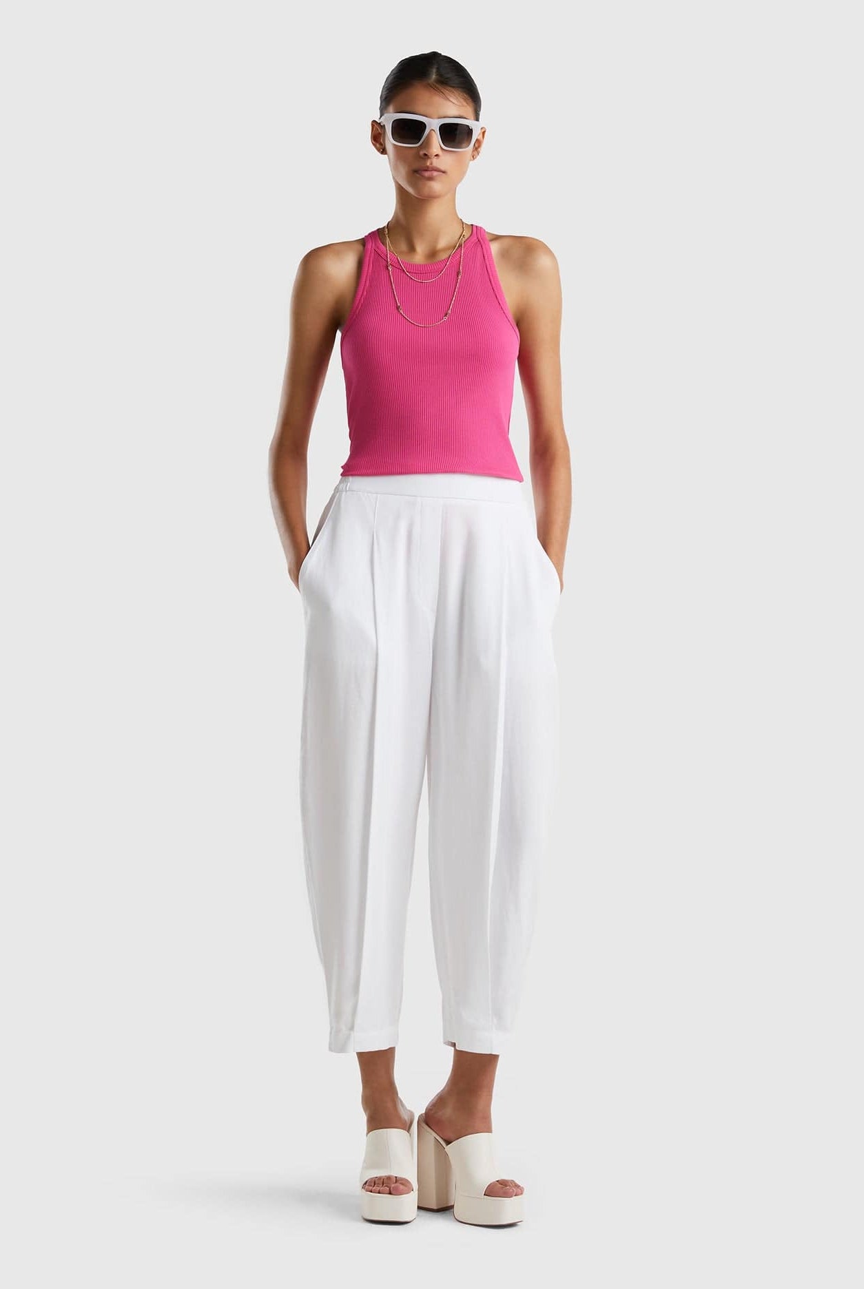 يونايتد كولورز اوف بينيتون بنطلون مقصوص بطيات واسع نسائي