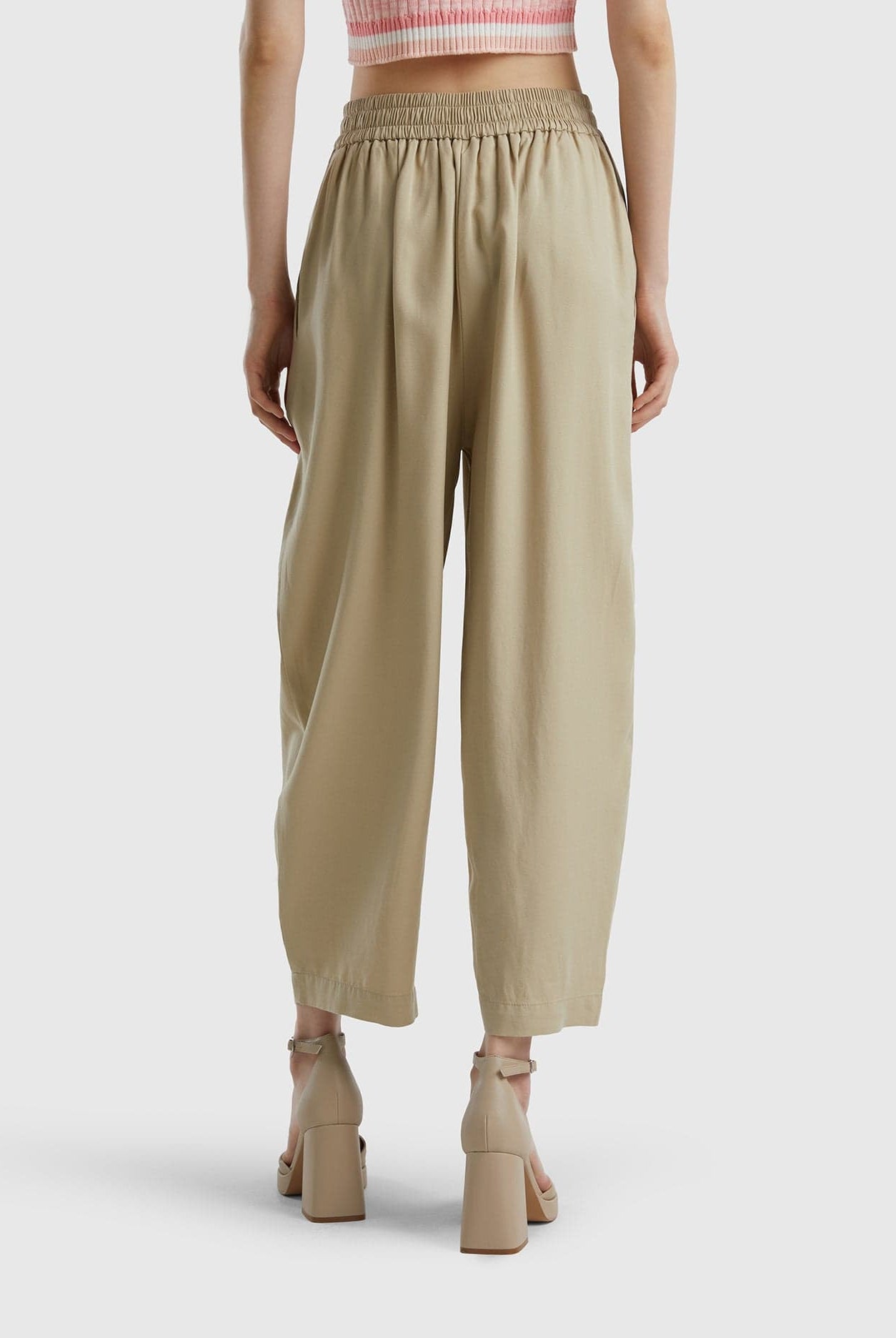 يونايتد كولورز اوف بينيتون بنطلون مقصوص بطيات واسع نسائي