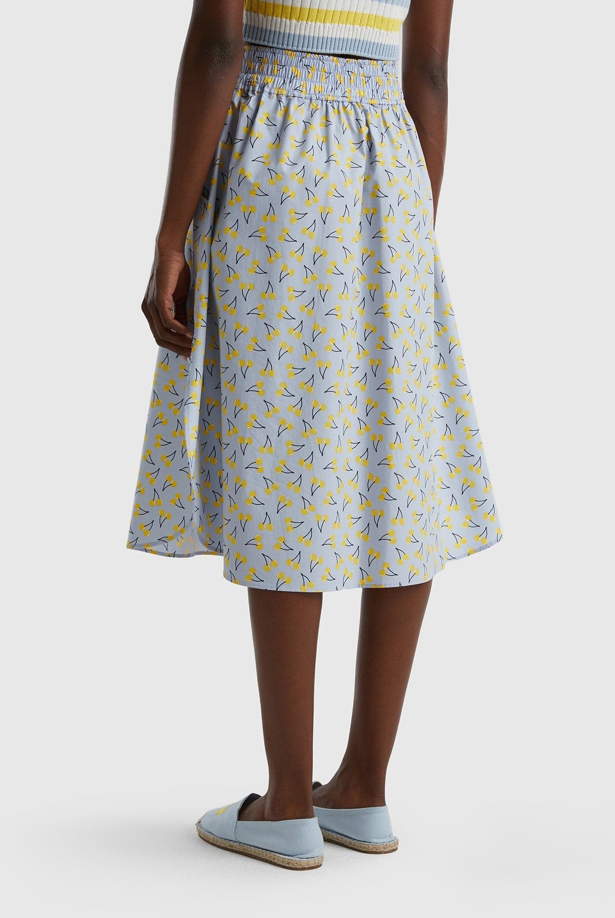 يونايتد كولورز اوف بينيتون تنورة نسائية بنمط الفاكهة