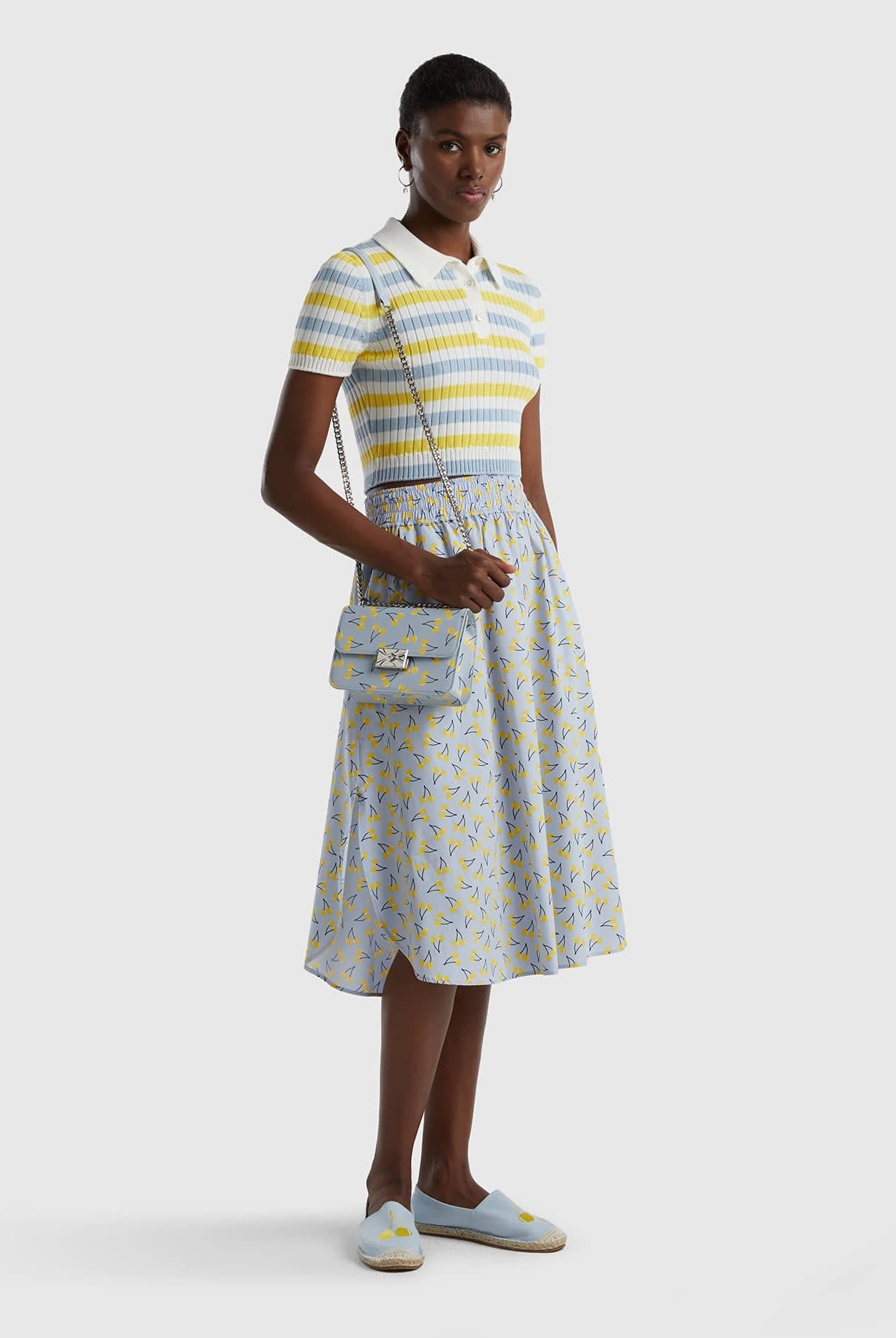 يونايتد كولورز اوف بينيتون تنورة نسائية بنمط الفاكهة