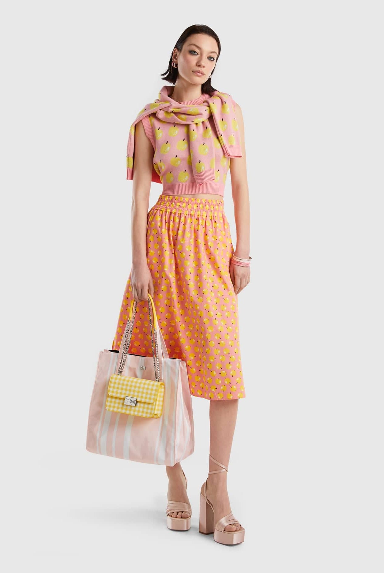 يونايتد كولورز اوف بينيتون تنورة نسائية بنمط الفاكهة