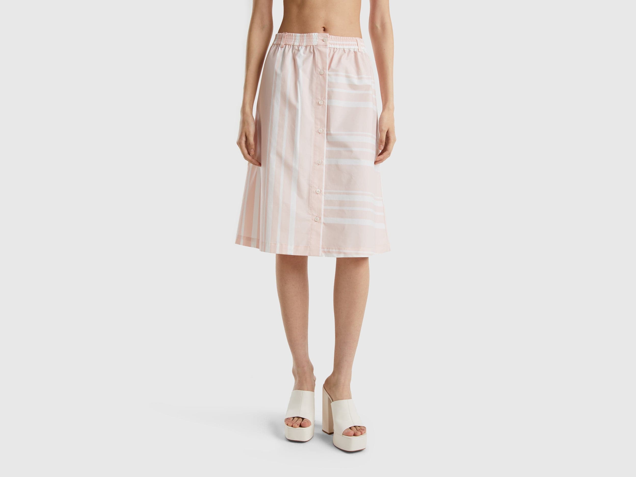 يونايتد كولورز اوف بينيتون تنورة مخططة بأزرار قصيرة نسائي