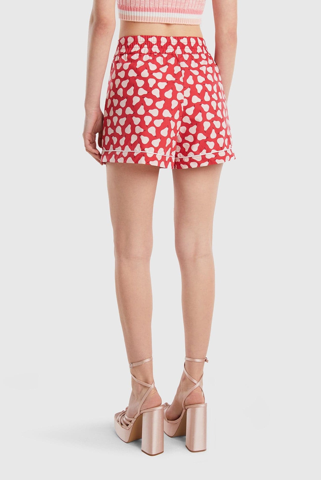 يونايتد كولورز اوف بينيتون شورت نسائي بنقشة فواكه