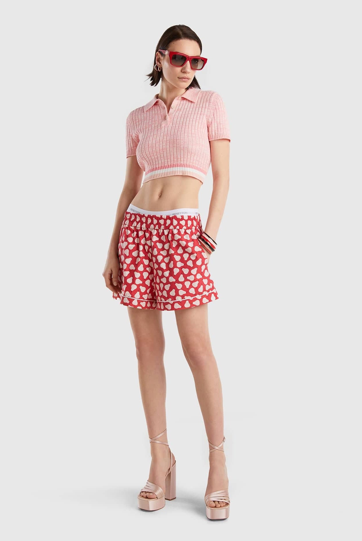 يونايتد كولورز اوف بينيتون شورت نسائي بنقشة فواكه