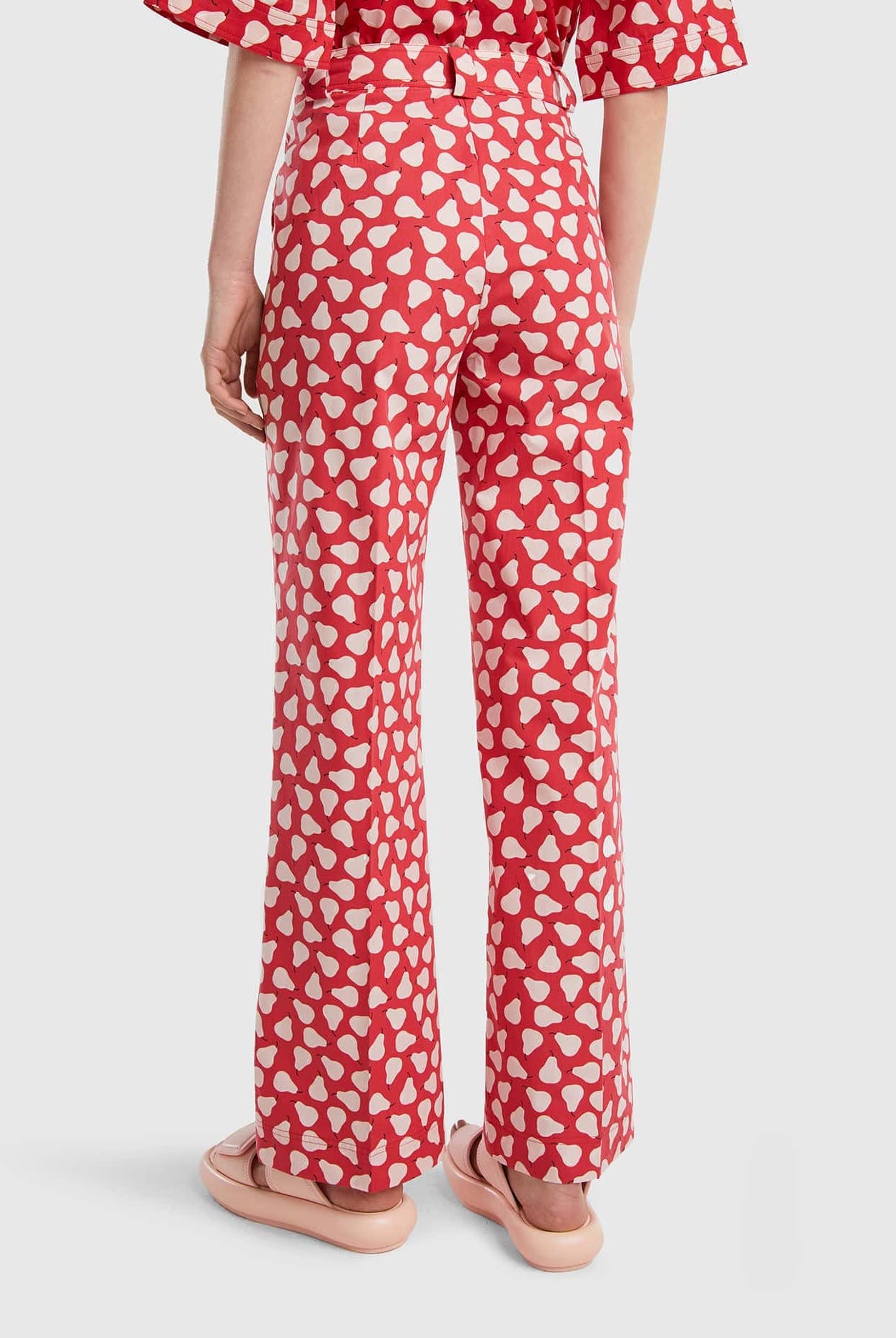 يونايتد كولورز اوف بينيتون بنطلون نسائي بالازو أحمر بنقشة الكمثرى