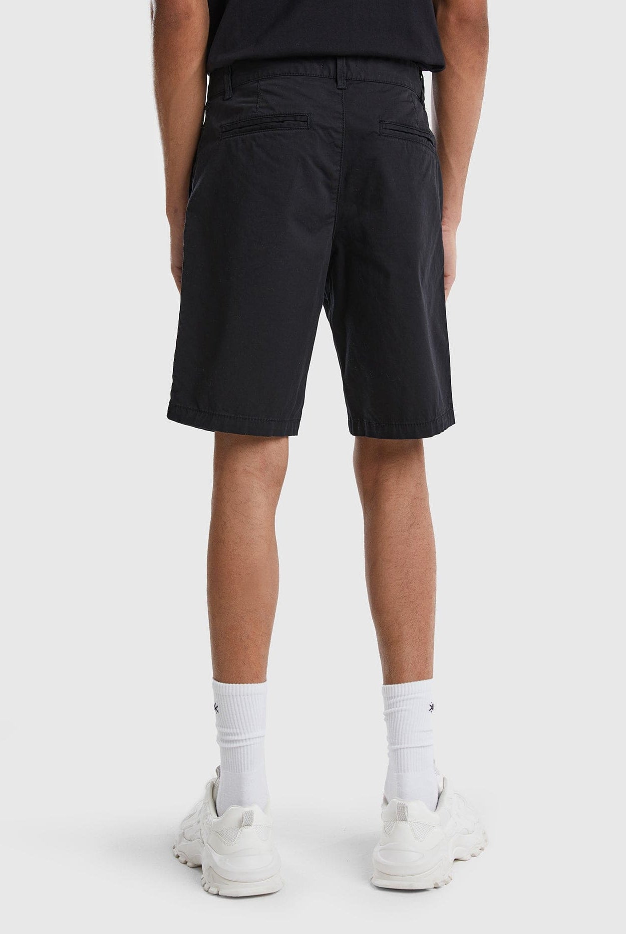 يونايتد كولورز اوف بينيتون شورت تشينو قطن مطاطي رجالي