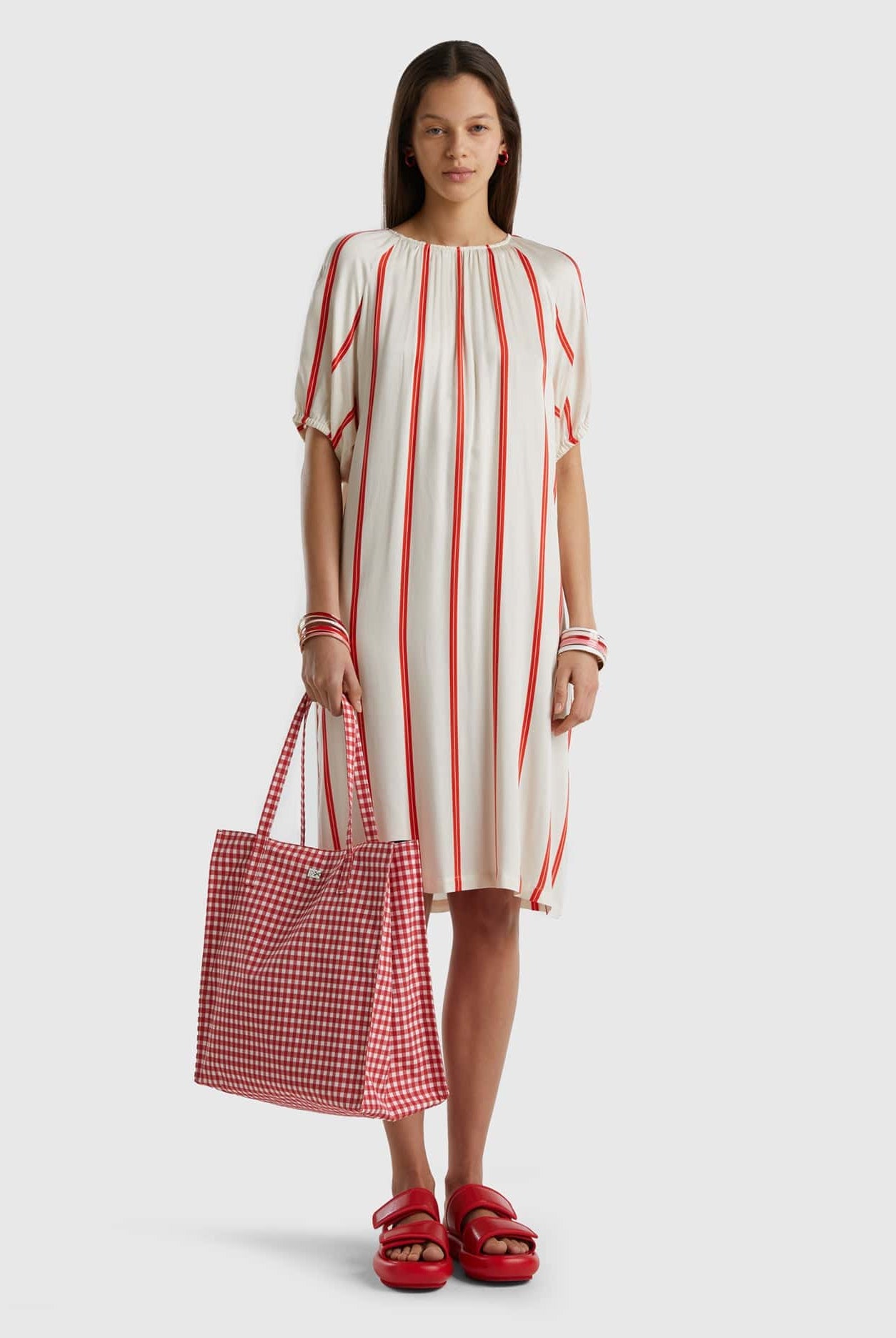 يونايتد كولورز اوف بينيتون فستان نسائي مخطط فلوي