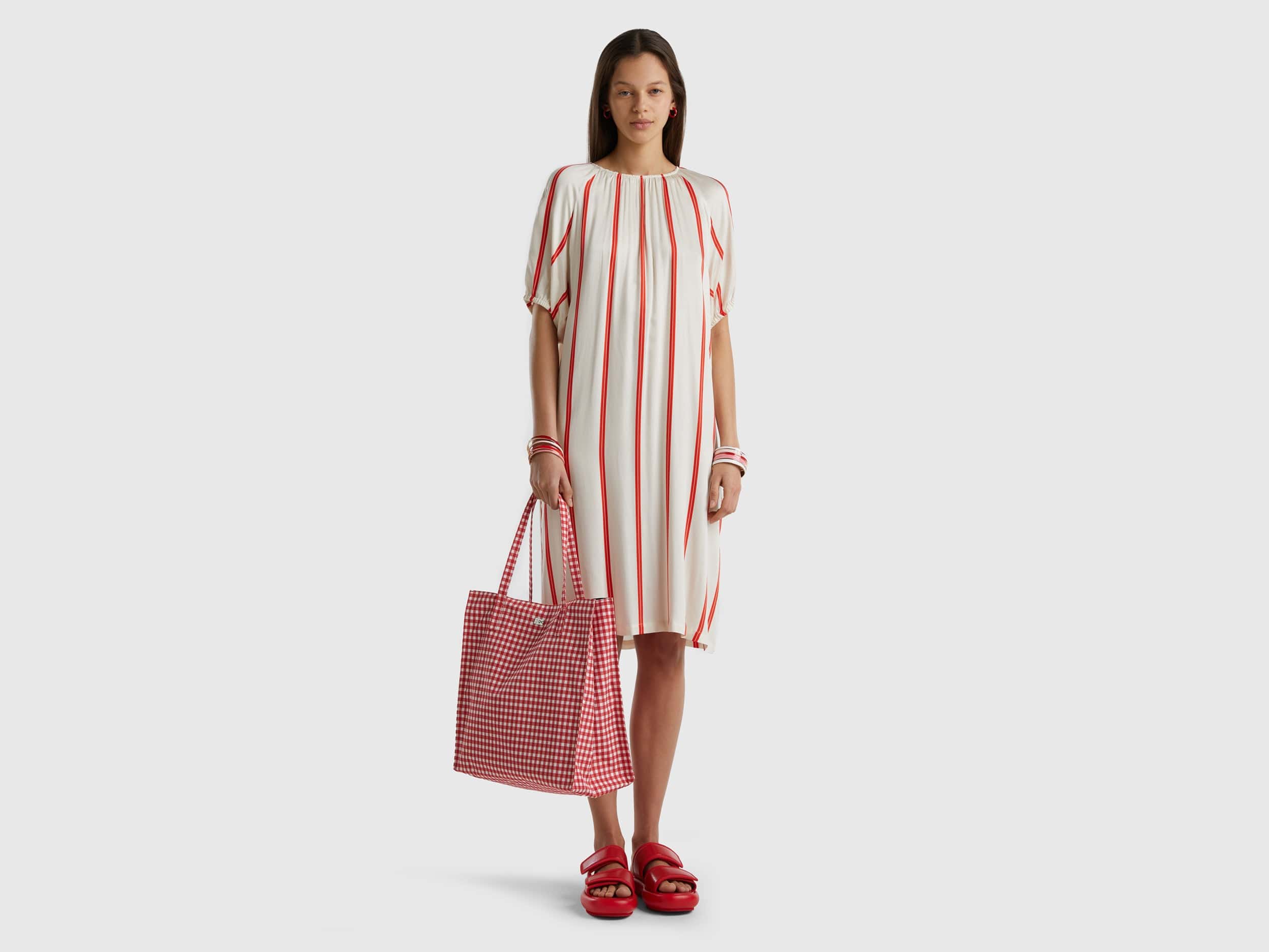 يونايتد كولورز اوف بينيتون فستان نسائي مخطط فلوي